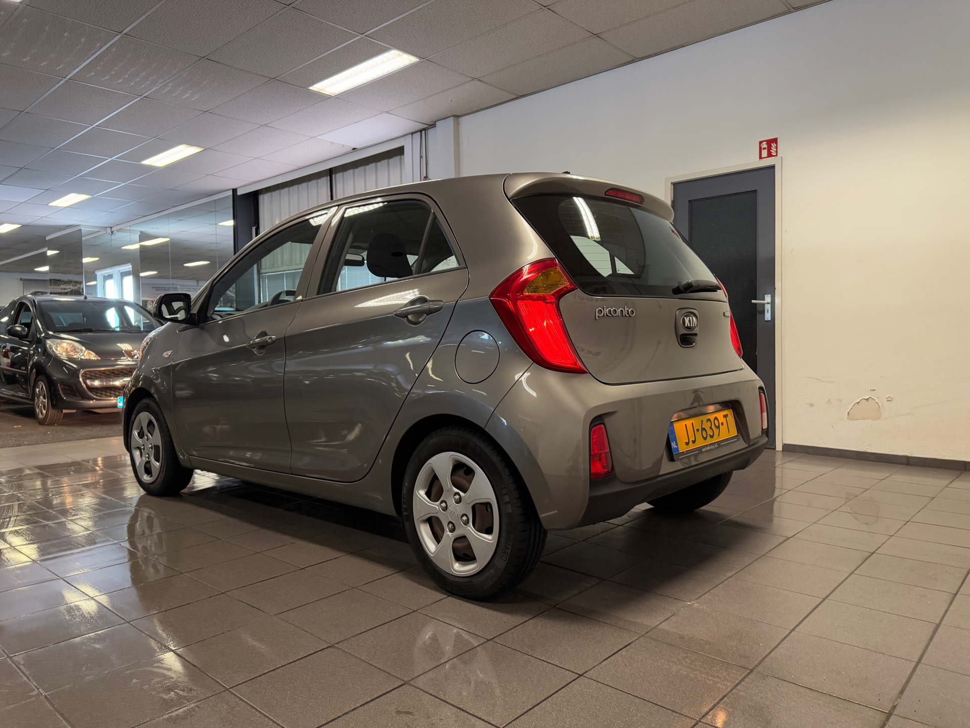 https://www.autokooy.nl//xml/images/44943614-3.JPG