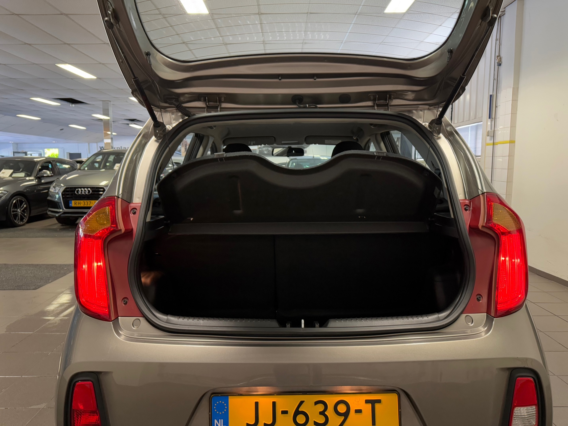 https://www.autokooy.nl//xml/images/44943614-5.JPG