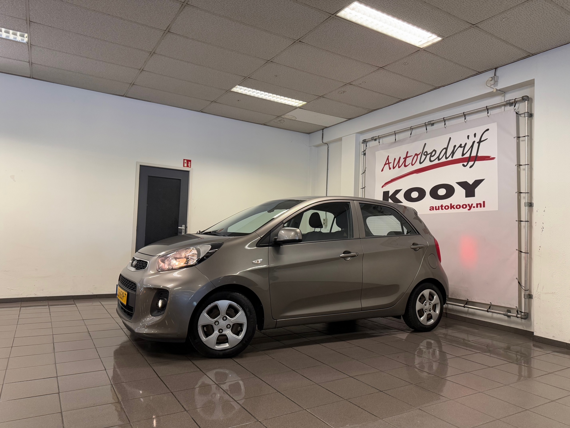 https://www.autokooy.nl//xml/images/44943614-9.JPG
