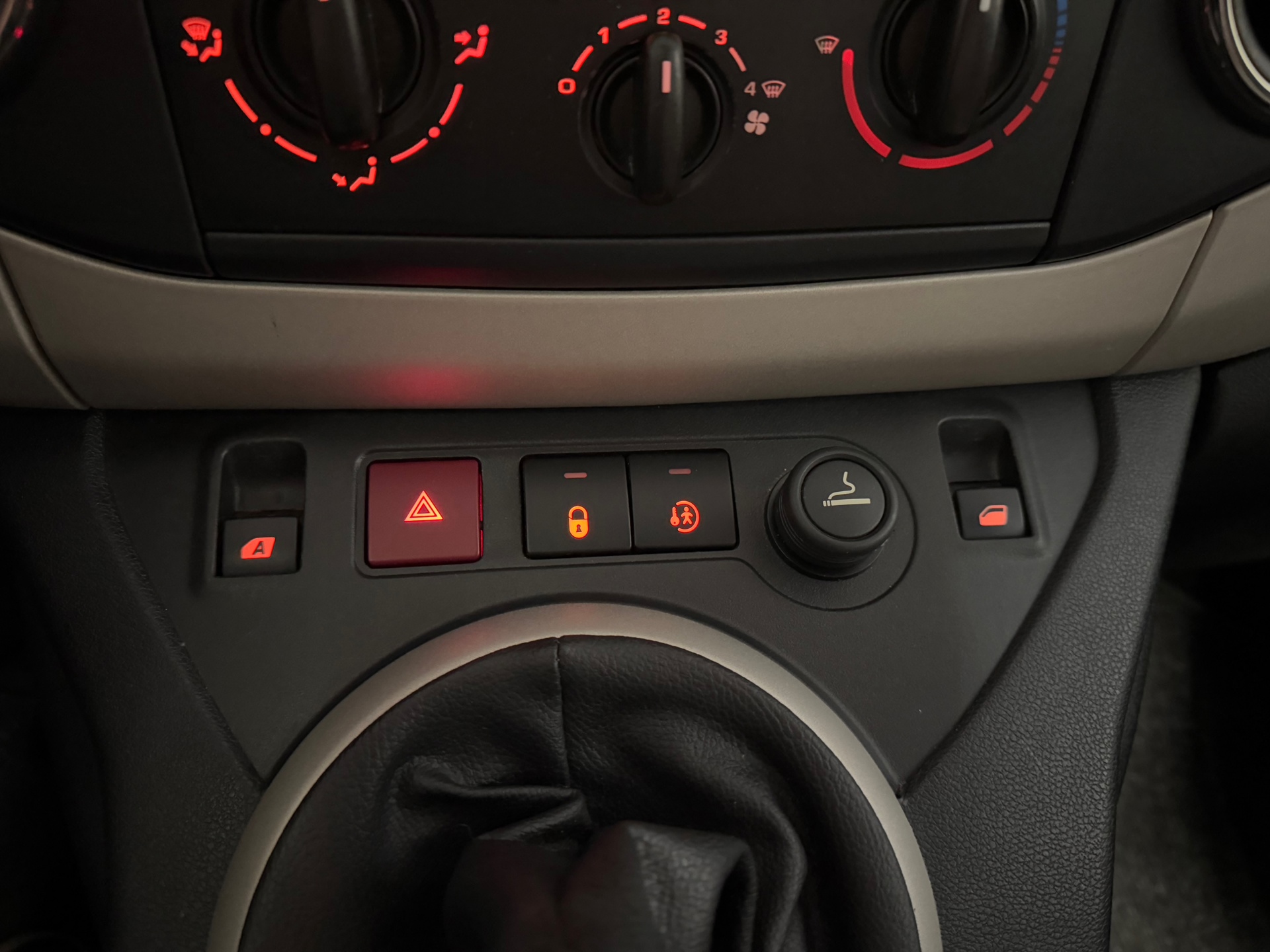 https://www.autokooy.nl//xml/images/44972897-18.JPG