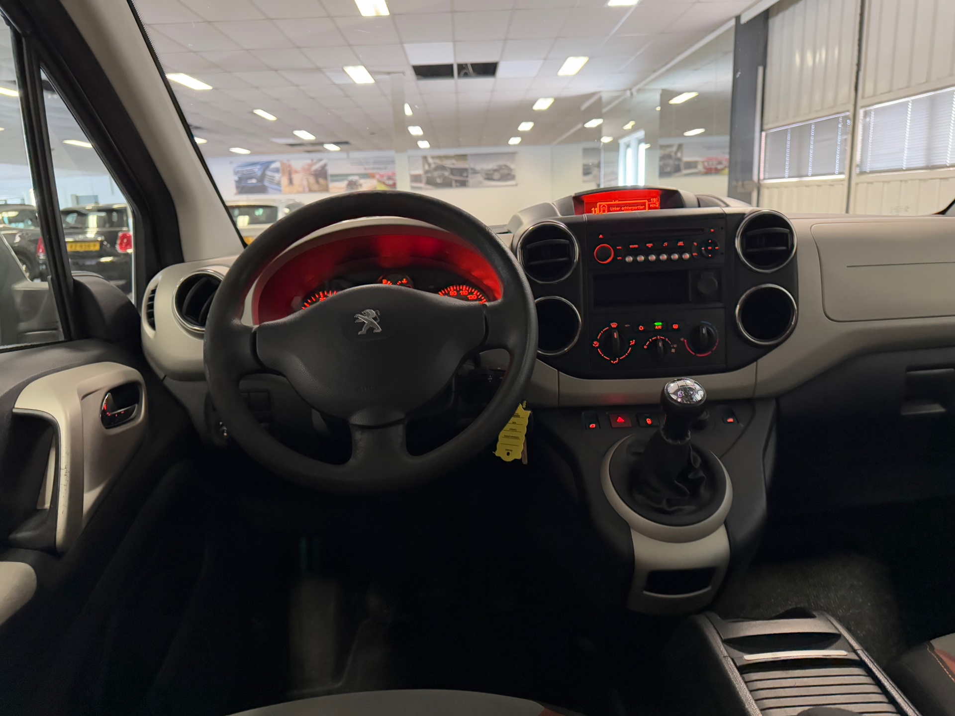 https://www.autokooy.nl//xml/images/44972897-20.JPG