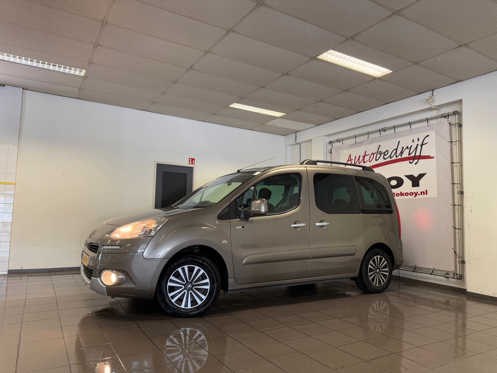 https://www.autokooy.nl//xml/images/44972897-9.JPG