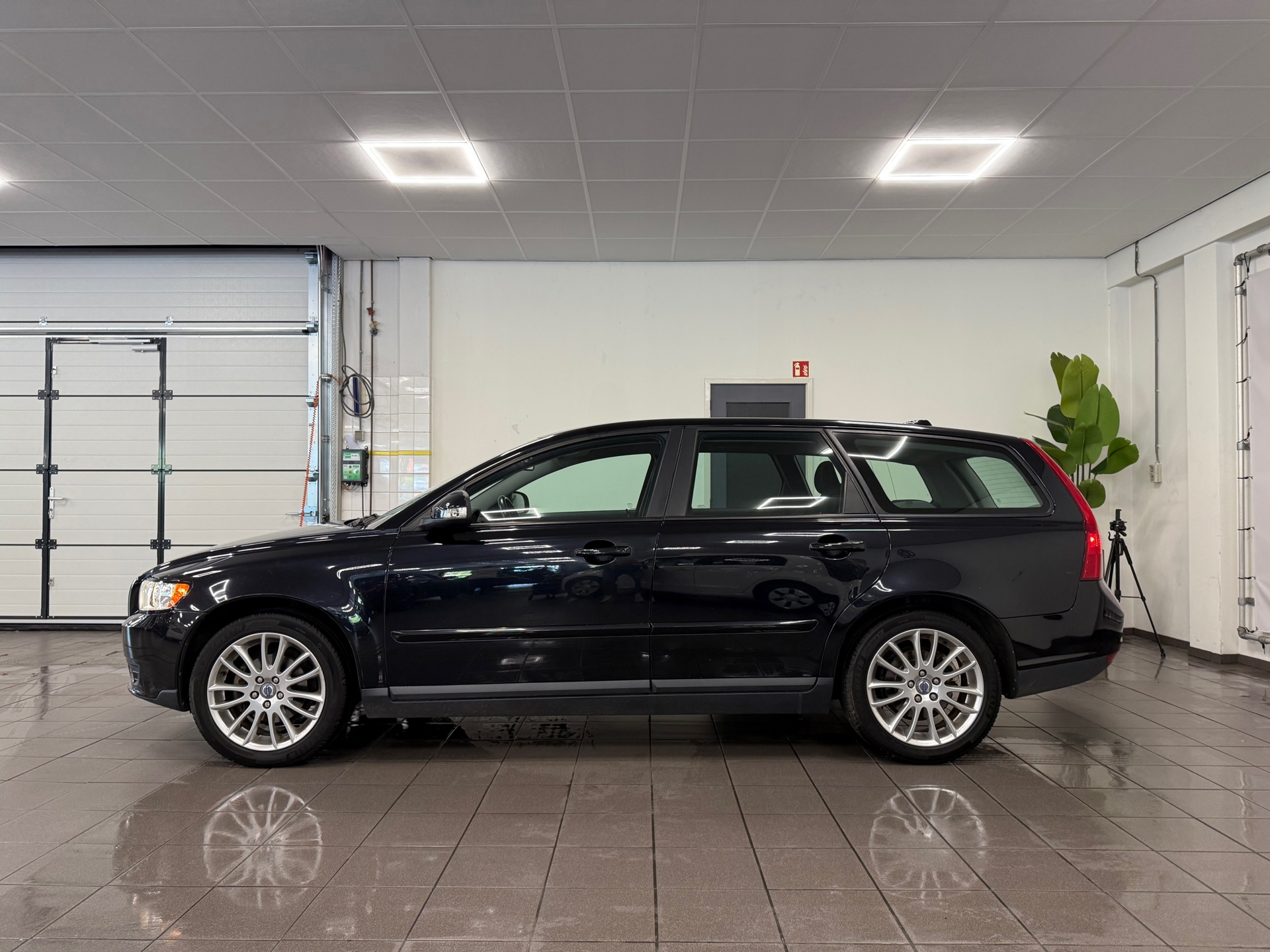 https://www.autokooy.nl//xml/images/45308983-2.JPG