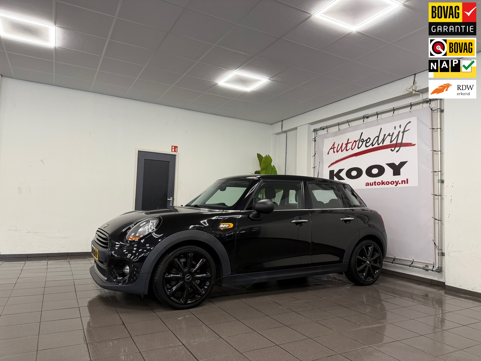 Mini Mini 1.5 One * Navigatie / 5 Deurs / LM Velgen / Bluetooth / NL Auto *