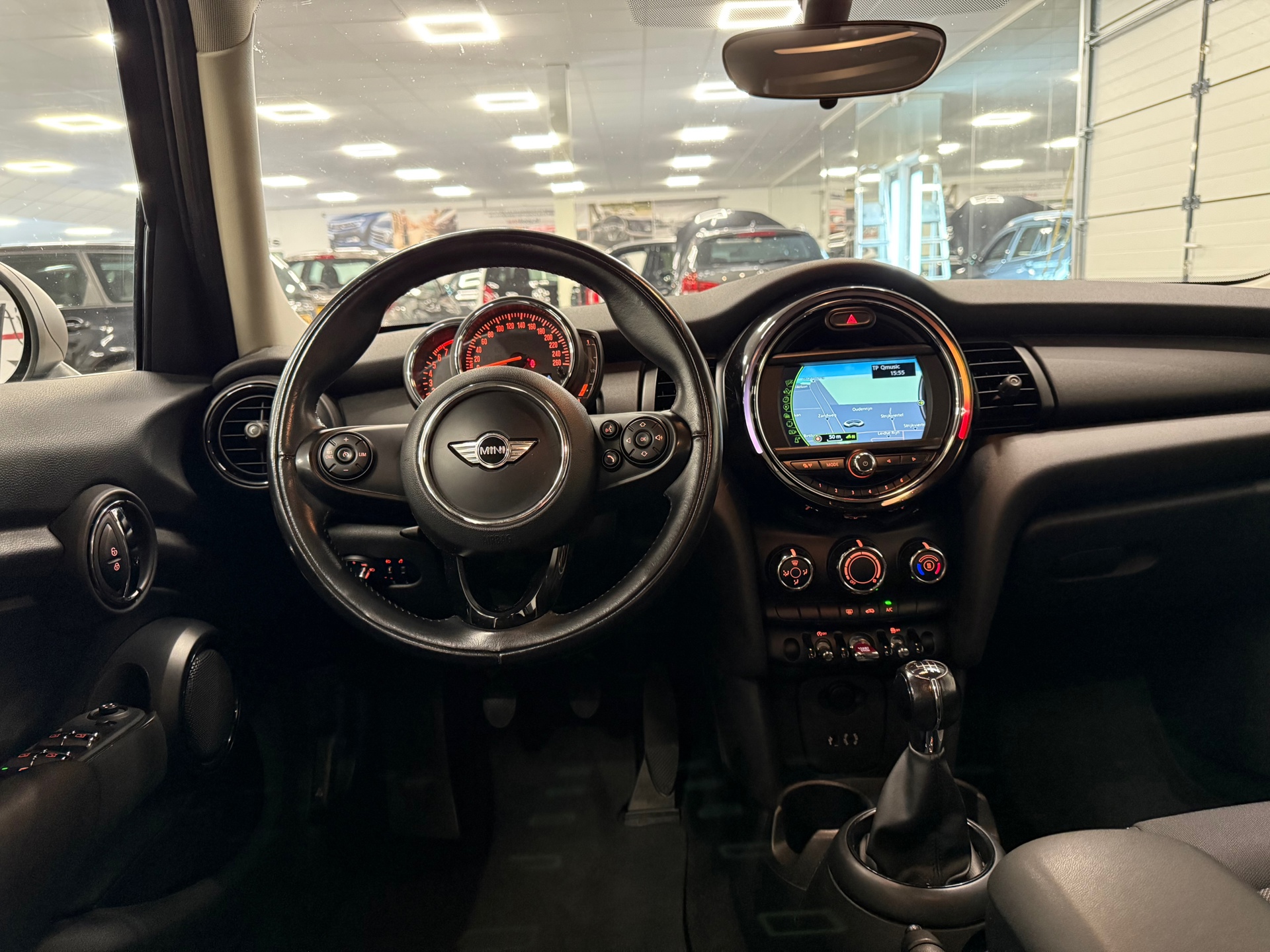 https://www.autokooy.nl//xml/images/45309132-21.JPG