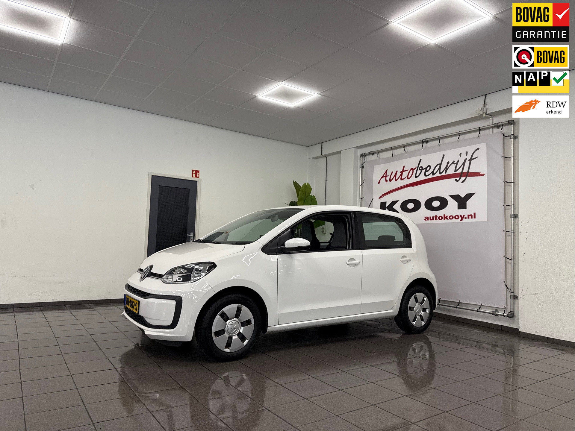 Volkswagen Up! 1.0 BMT move up! * Dealer onderhouden / Airco / 5 Deurs / Bluetooth / NL Auto *