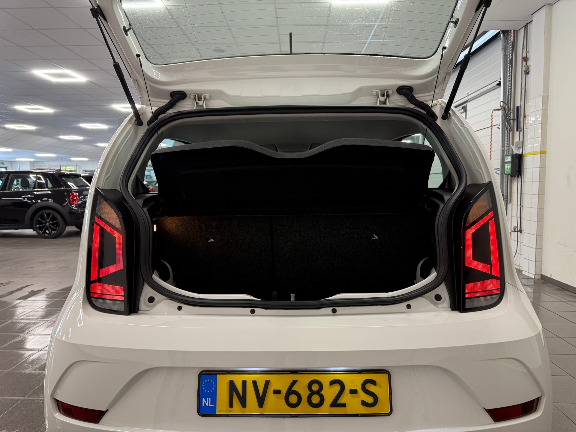 https://www.autokooy.nl//xml/images/45309232-5.JPG