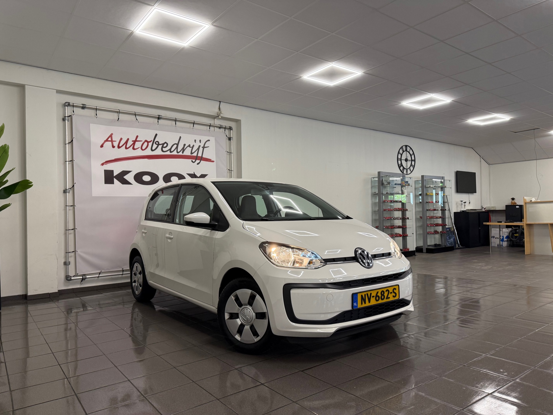 https://www.autokooy.nl//xml/images/45309232-7.JPG