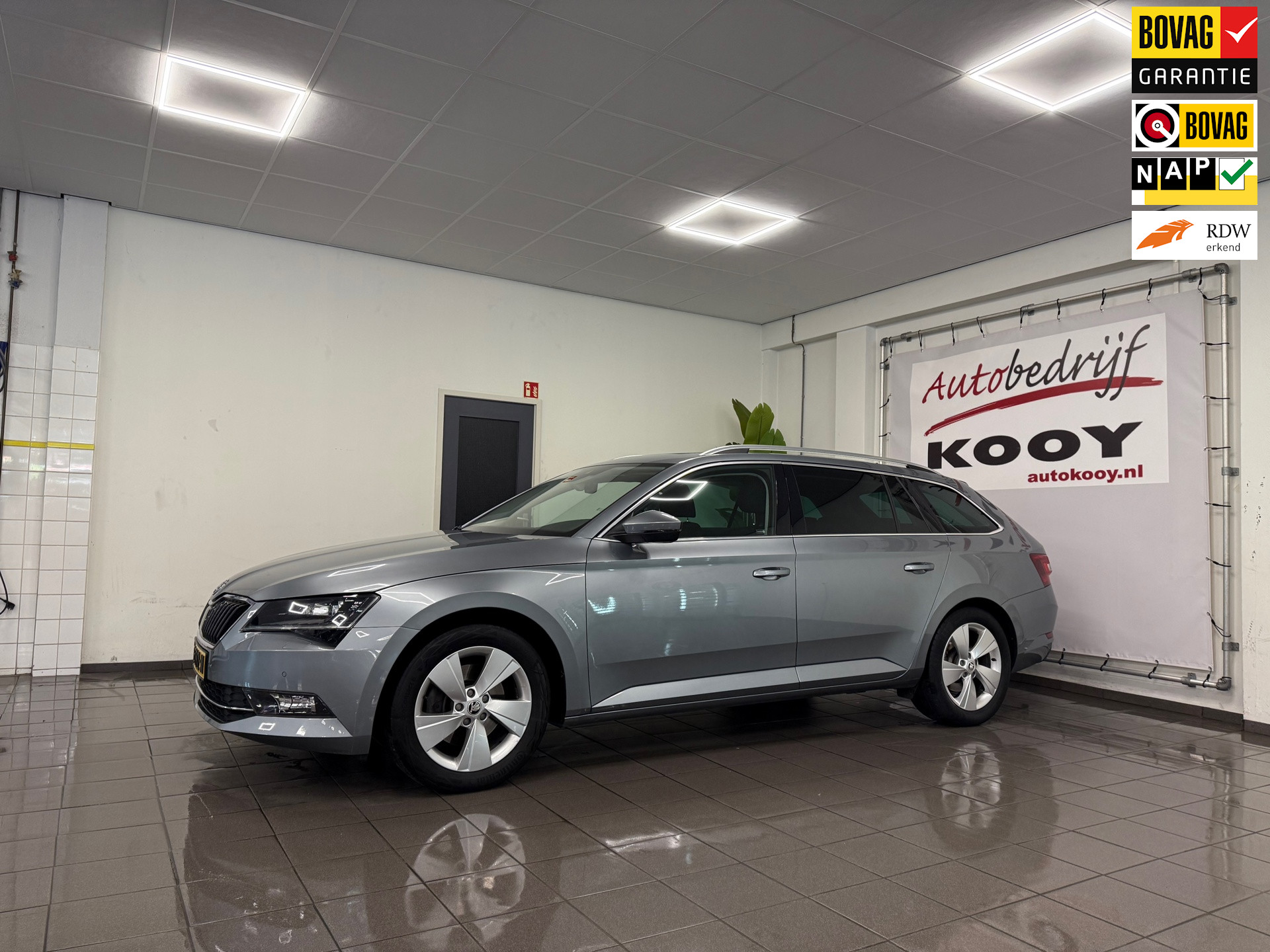 Skoda Superb Combi 1.4 TSI ACT Ambition Business * Automaat / Panoramadak / Trekhaak / NL Auto *