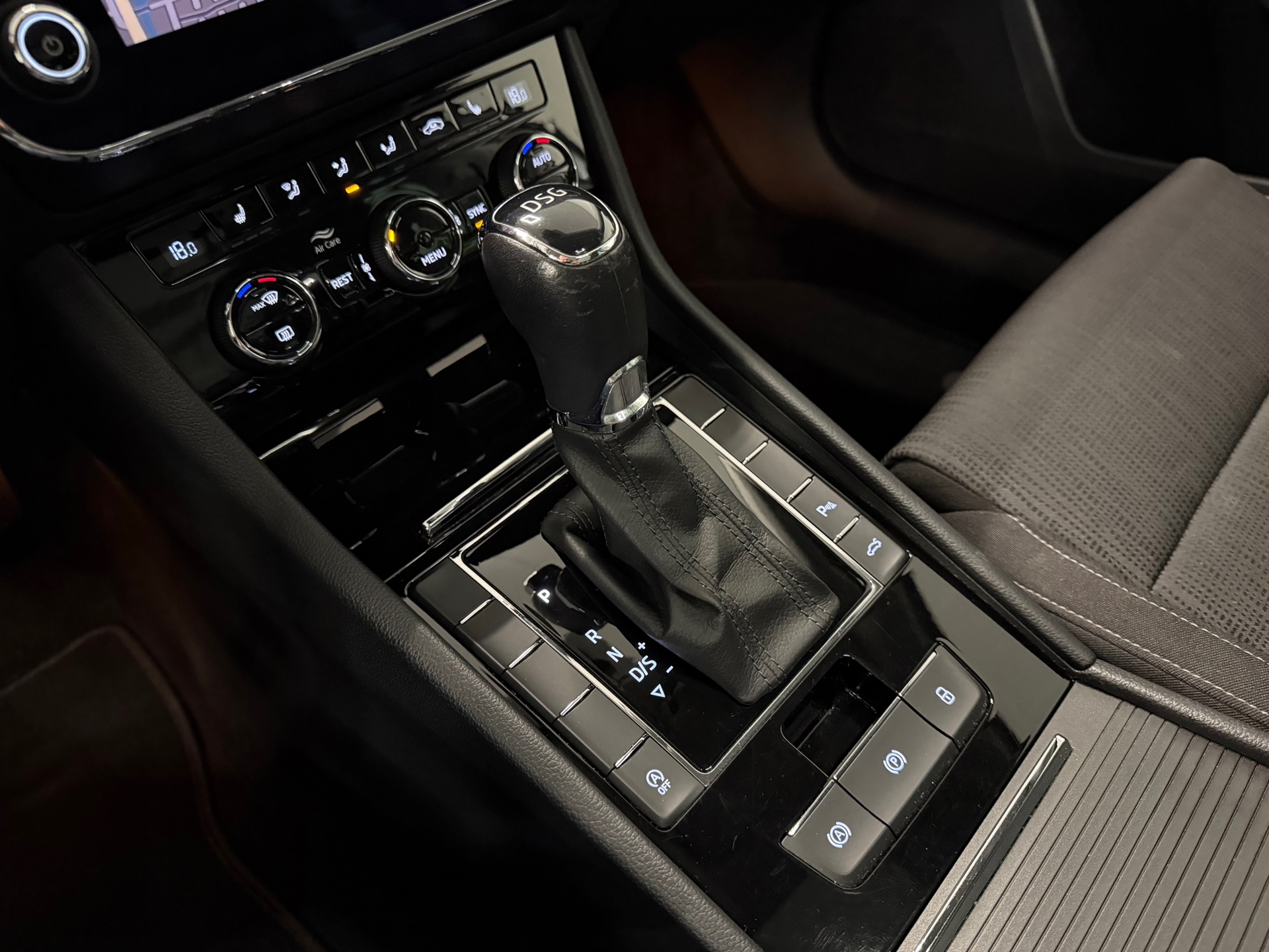 https://www.autokooy.nl//xml/images/45343878-19.JPG