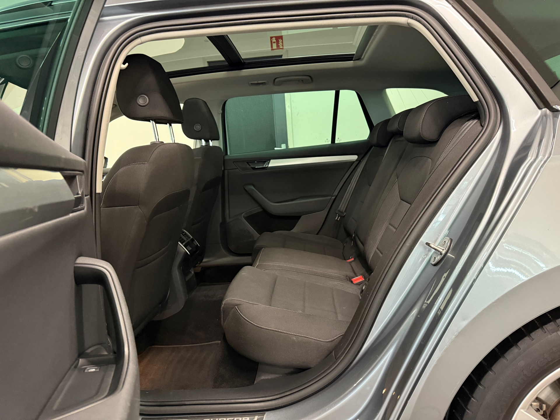 https://www.autokooy.nl//xml/images/45343878-23.JPG