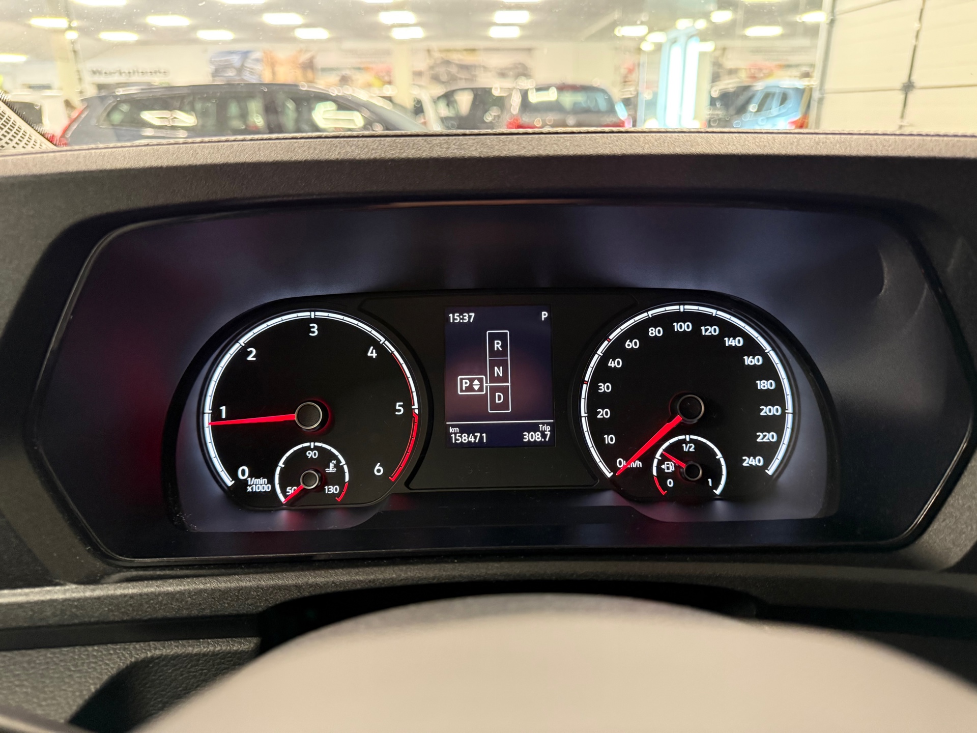 https://www.autokooy.nl//xml/images/45361487-17.JPG