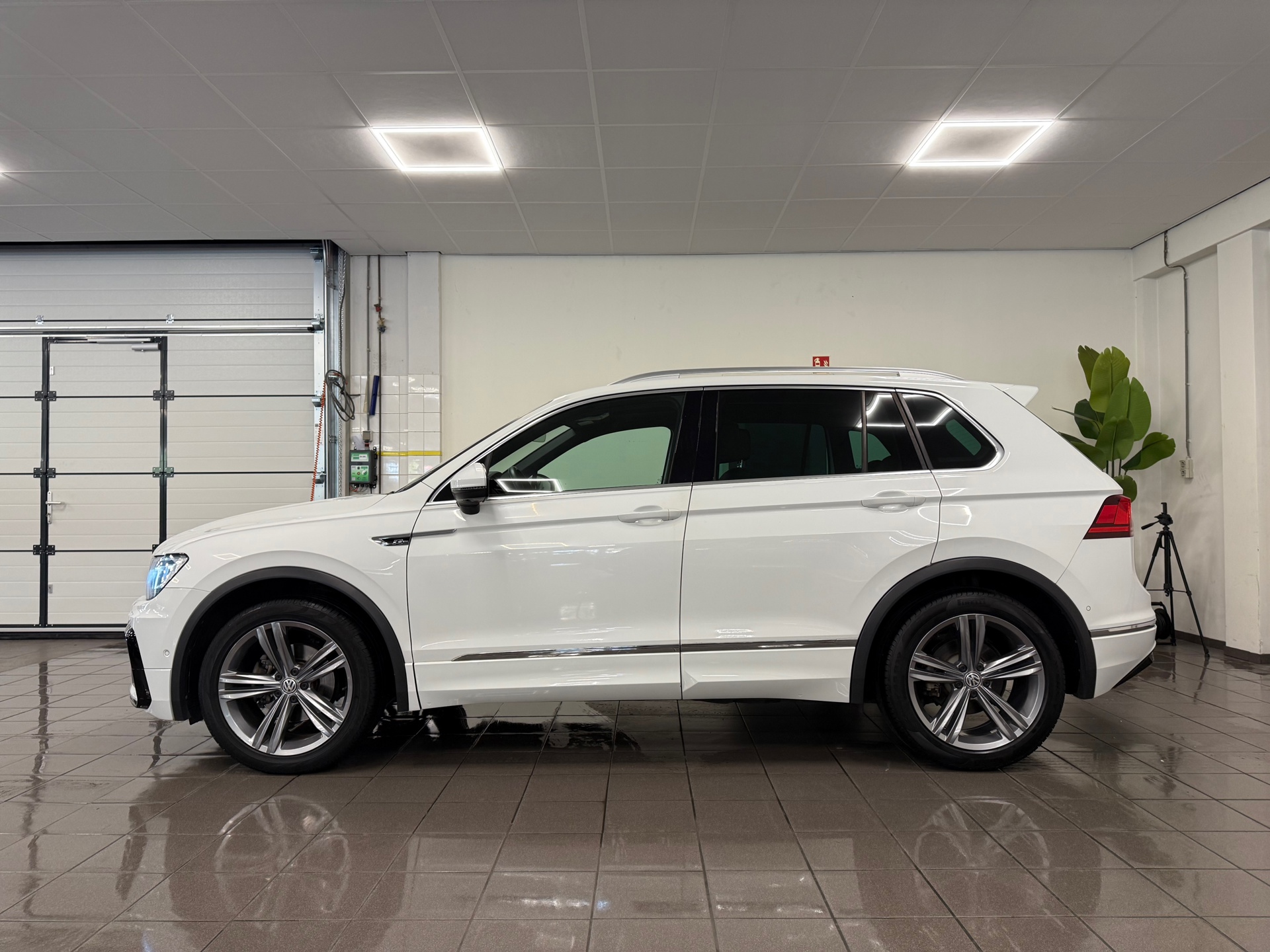 https://www.autokooy.nl//xml/images/45384845-2.JPG