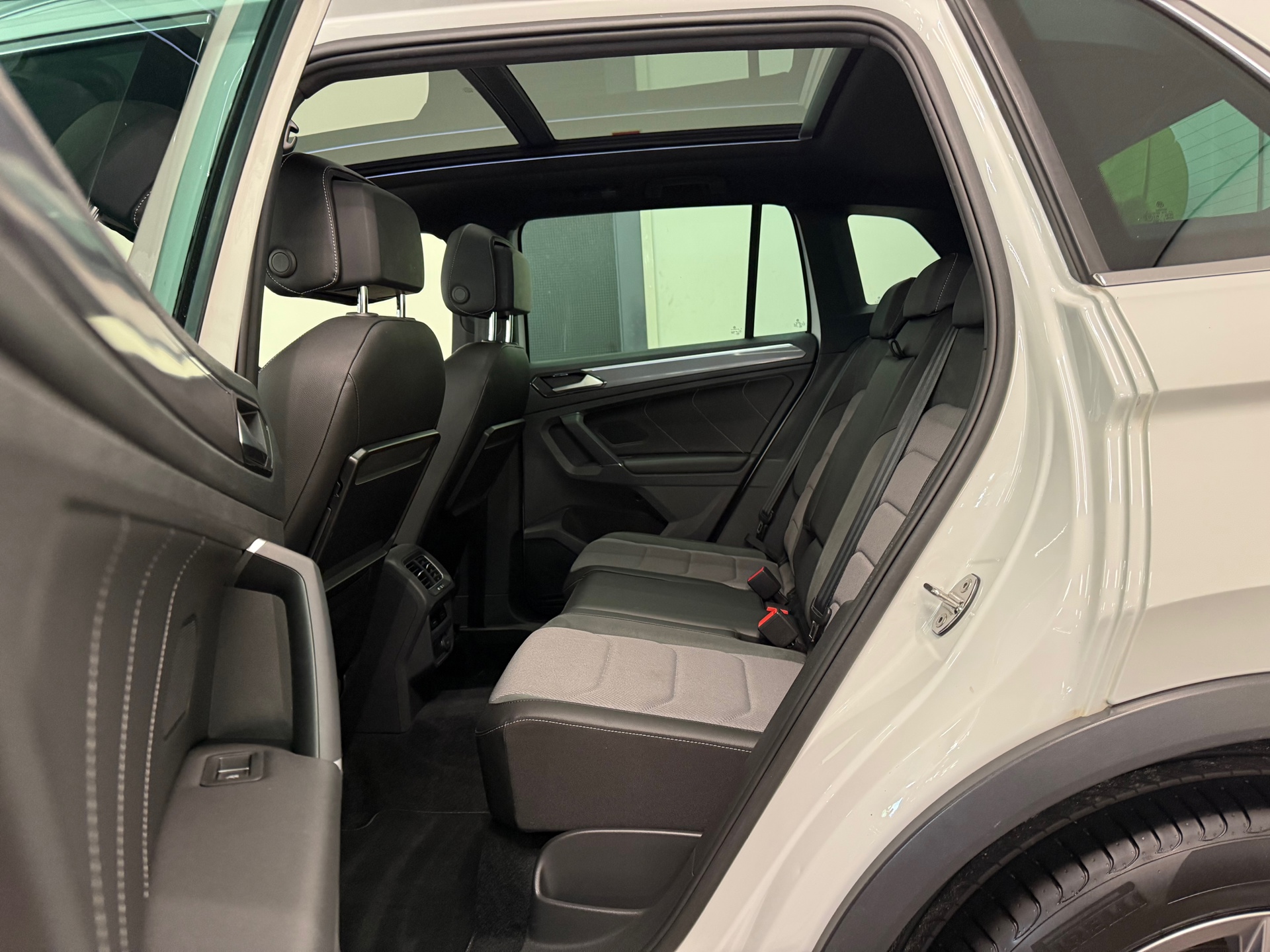 https://www.autokooy.nl//xml/images/45384845-21.JPG