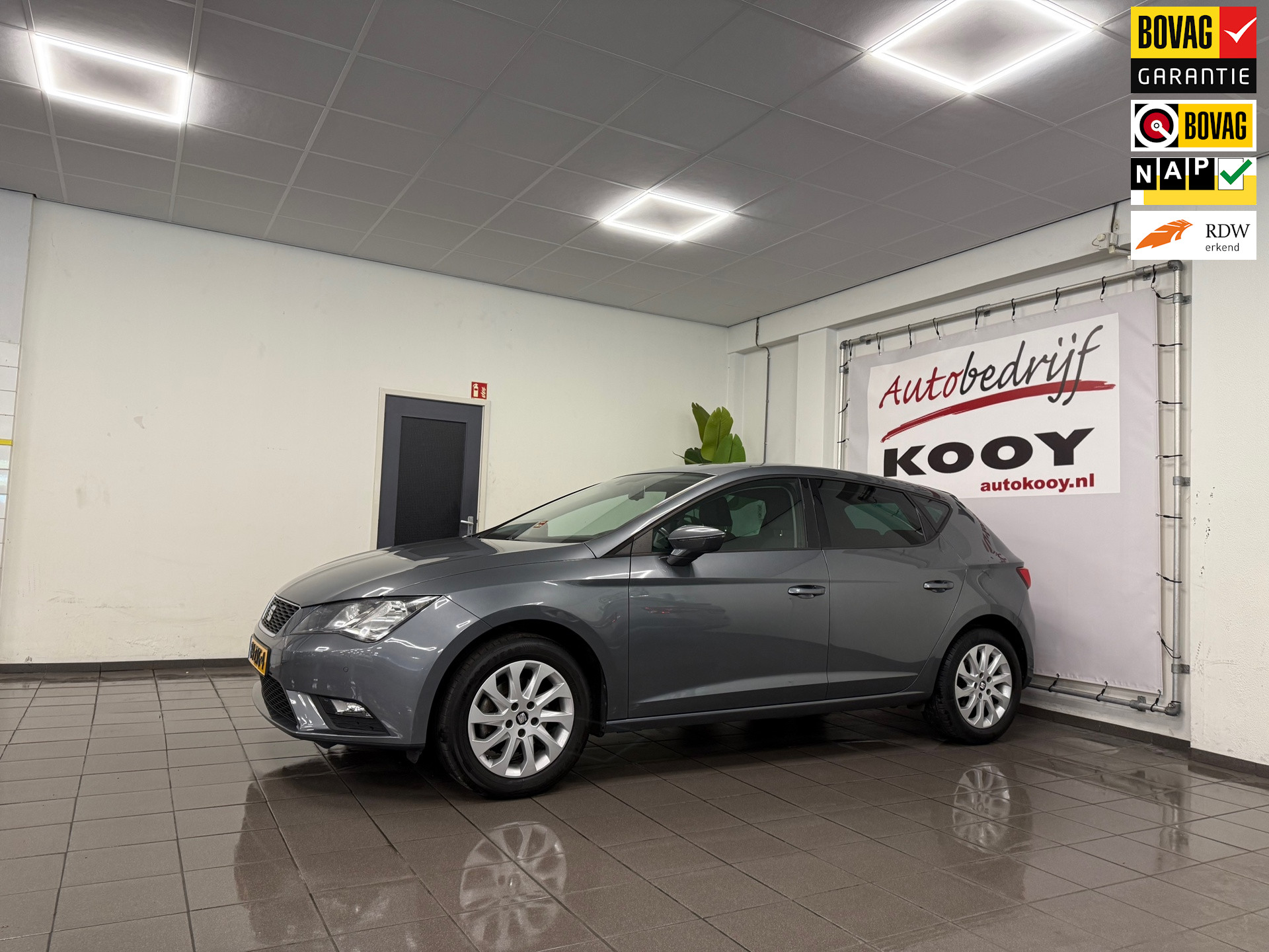 Seat Leon 1.2 TSI Style * Navigatie / Parkeersensoren / Cruise control / NL Auto *