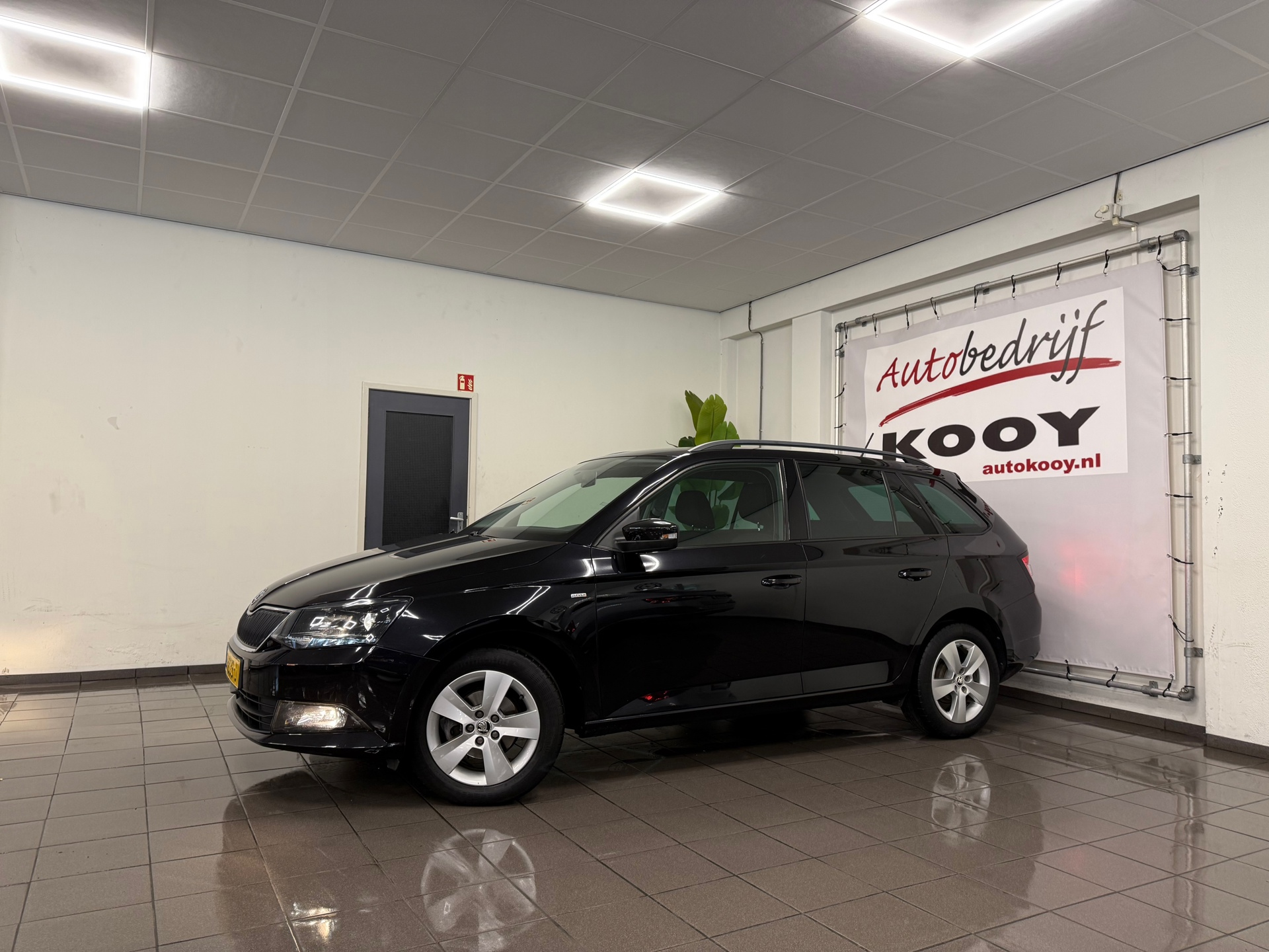 https://www.autokooy.nl//xml/images/45470425-10.JPG
