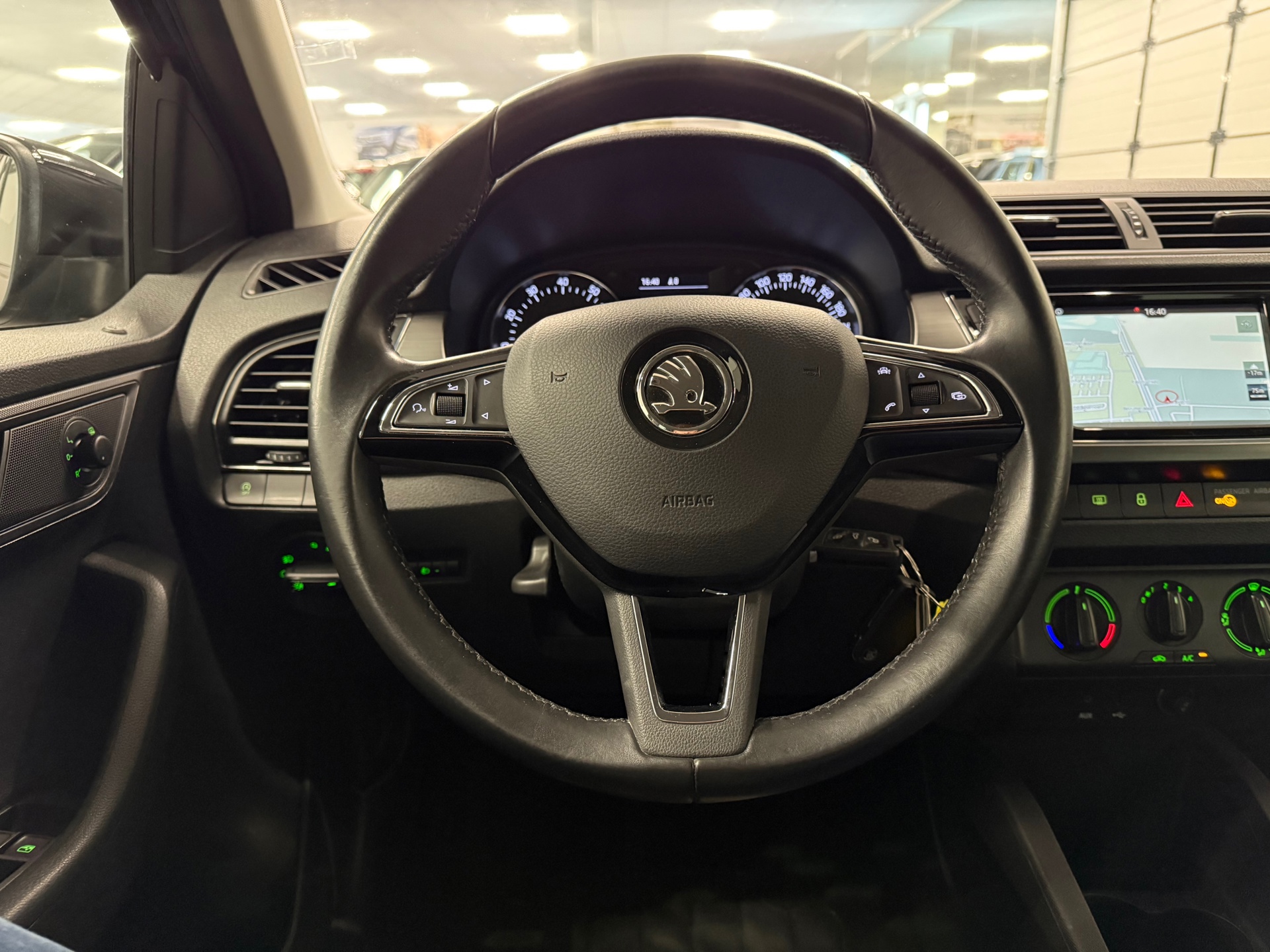 https://www.autokooy.nl//xml/images/45470425-14.JPG