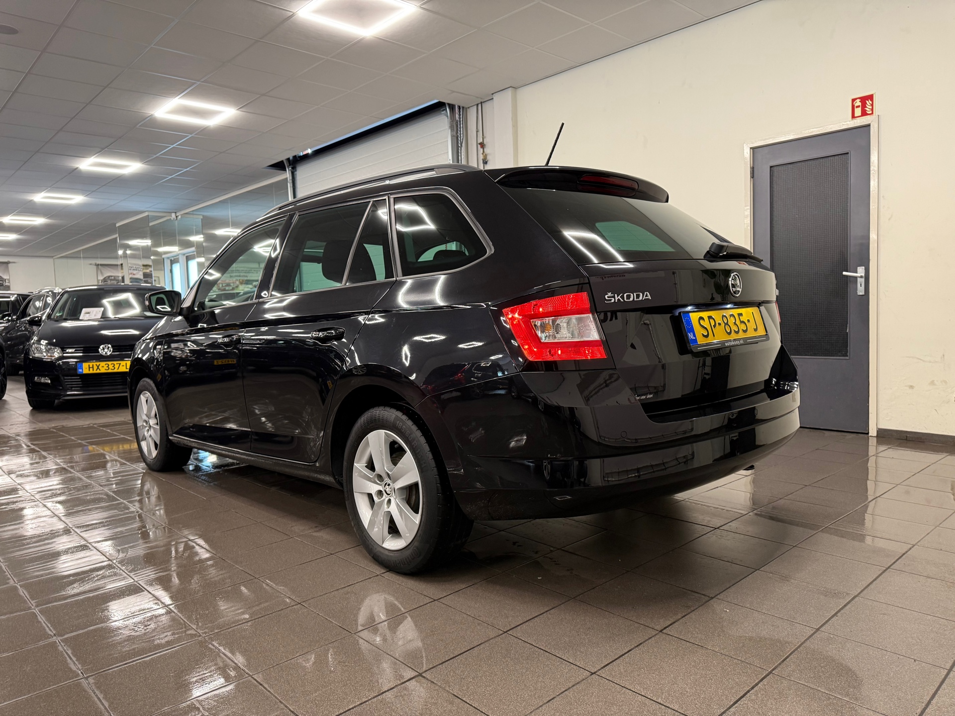 https://www.autokooy.nl//xml/images/45470425-3.JPG