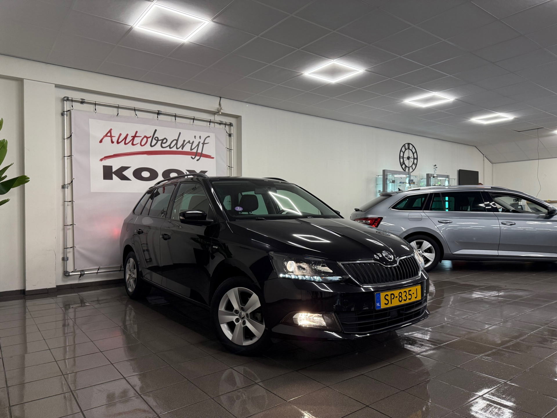 https://www.autokooy.nl//xml/images/45470425-7.JPG
