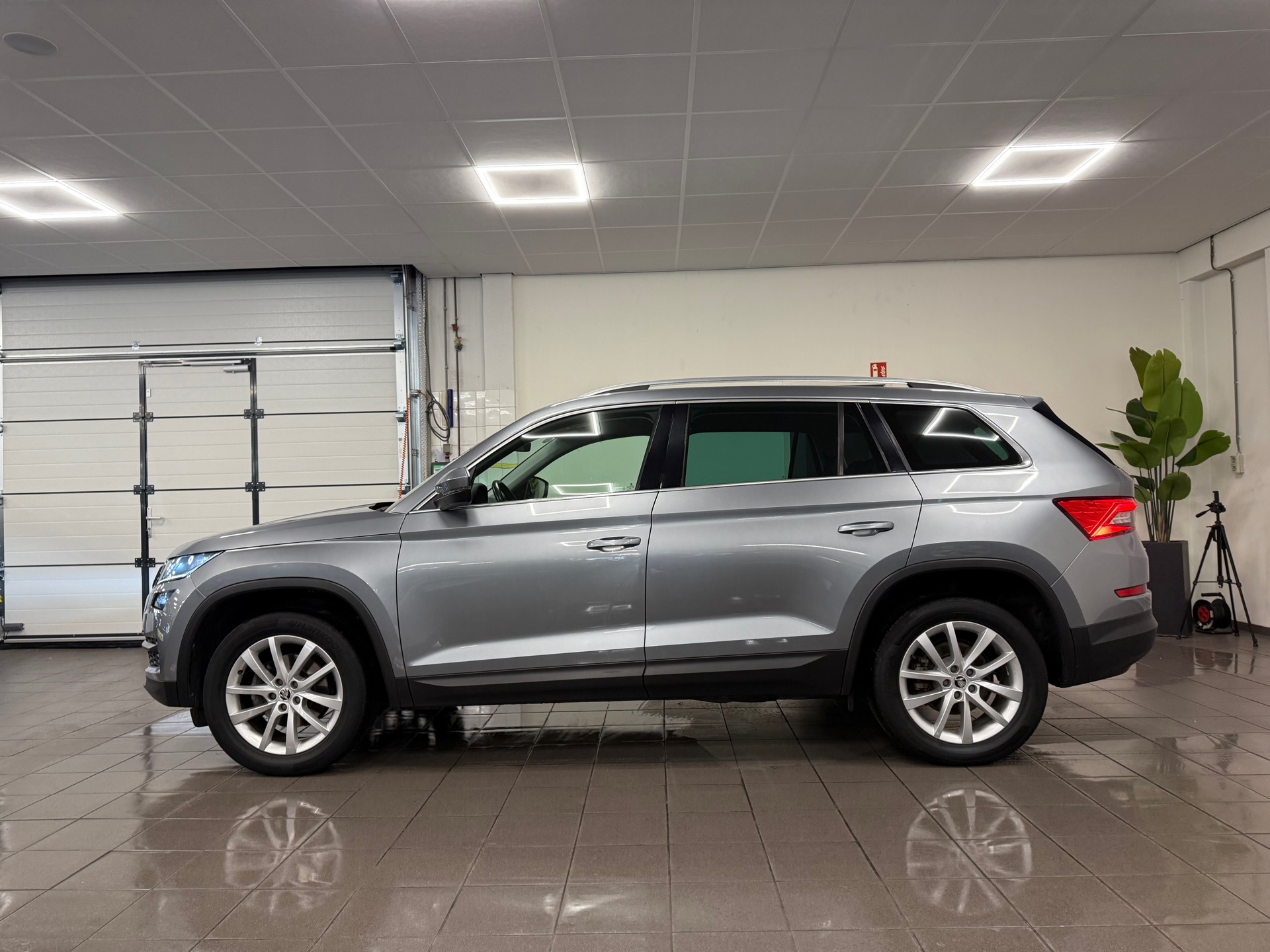 https://www.autokooy.nl//xml/images/45470753-2.JPG