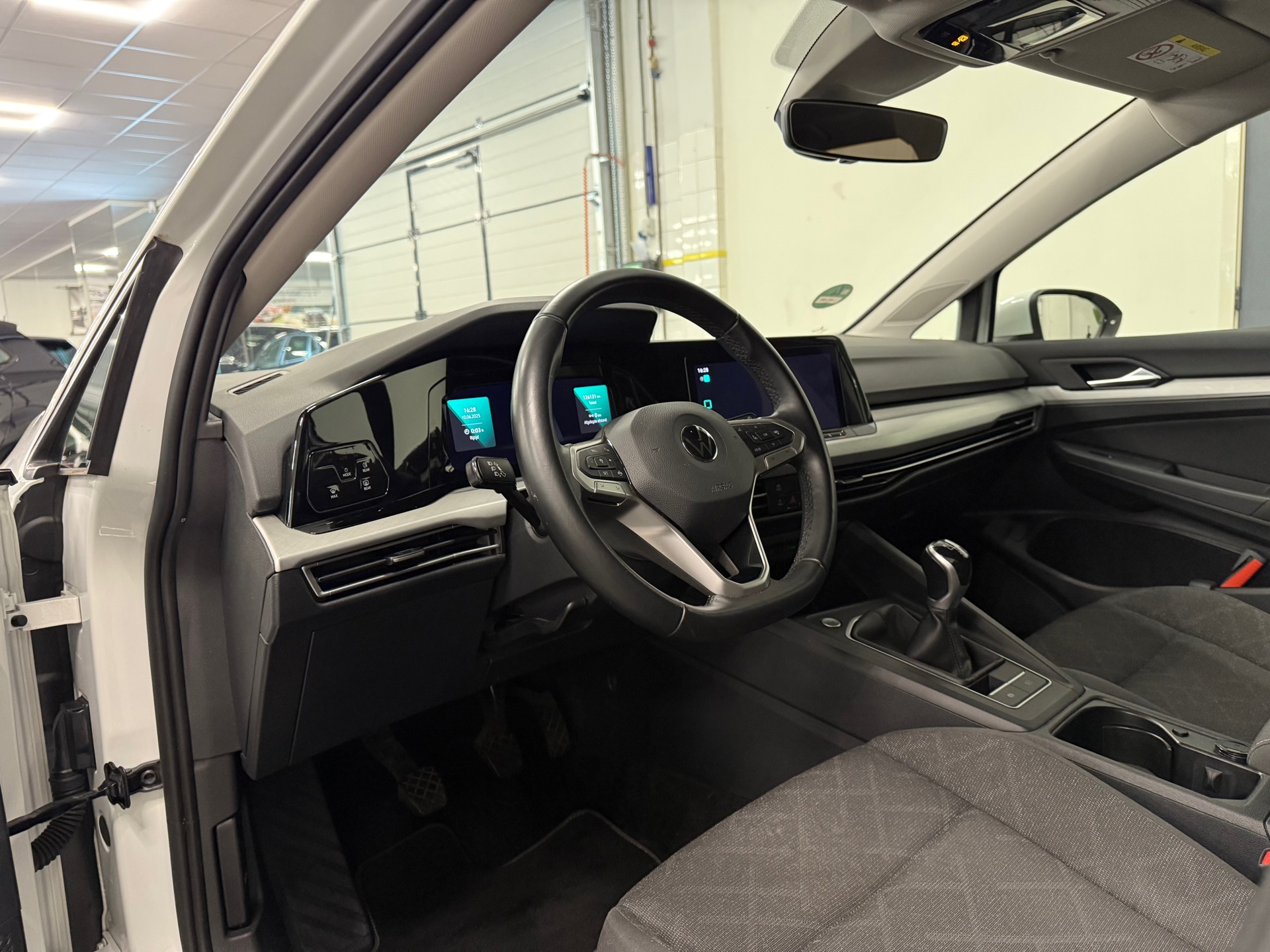 https://www.autokooy.nl//xml/images/45613949-12.JPG