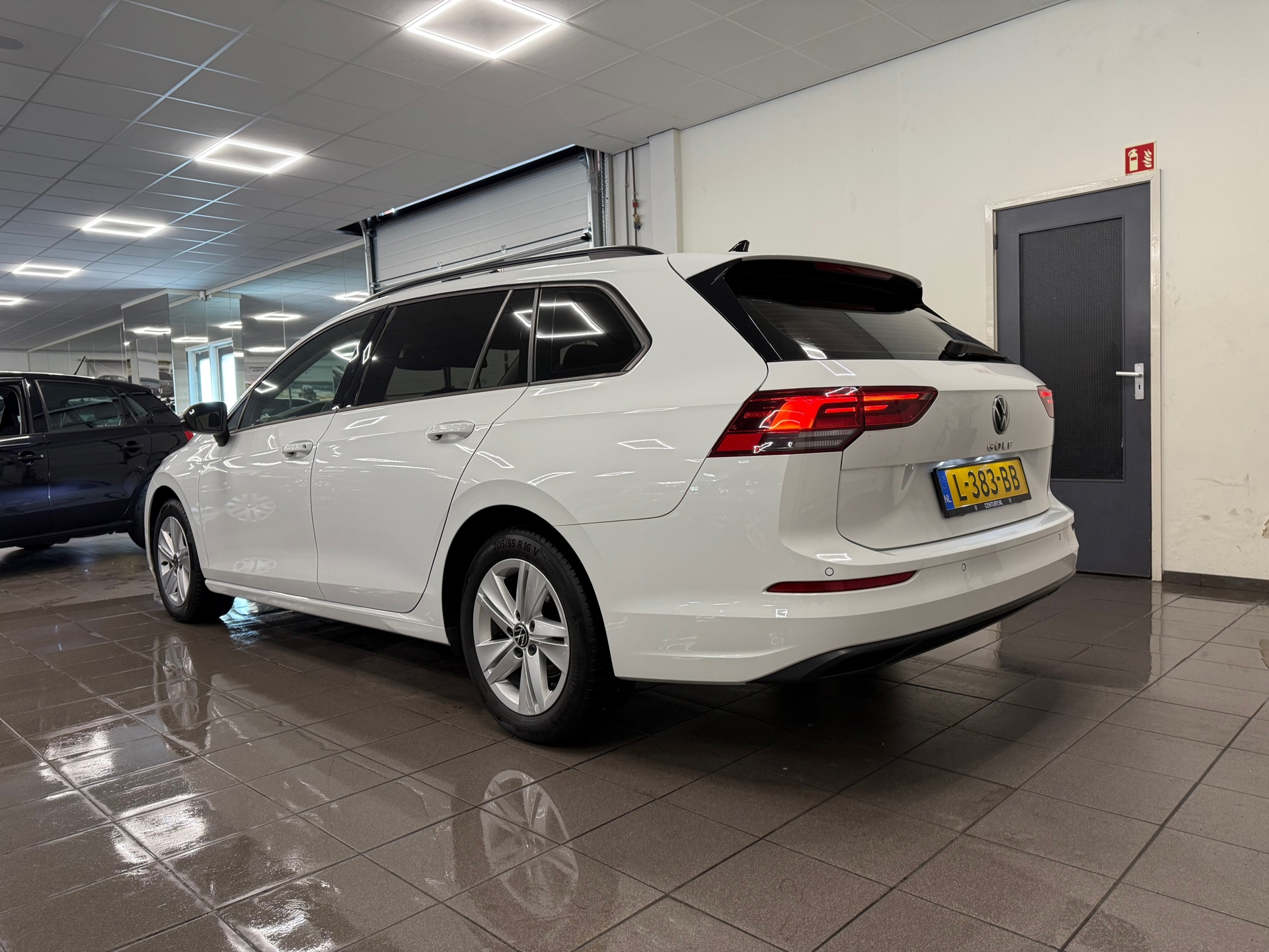 https://www.autokooy.nl//xml/images/45613949-3.JPG