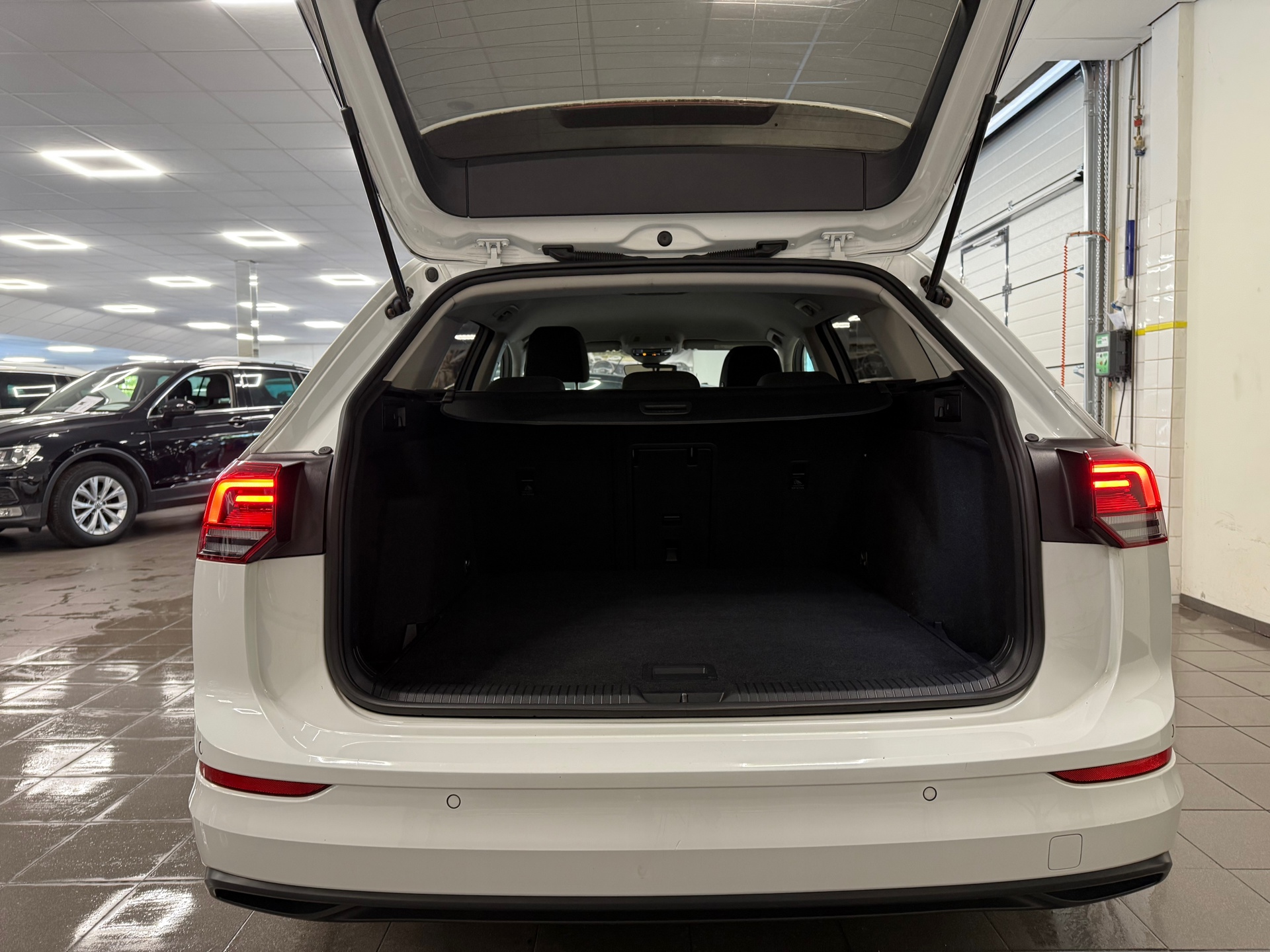 https://www.autokooy.nl//xml/images/45613949-5.JPG