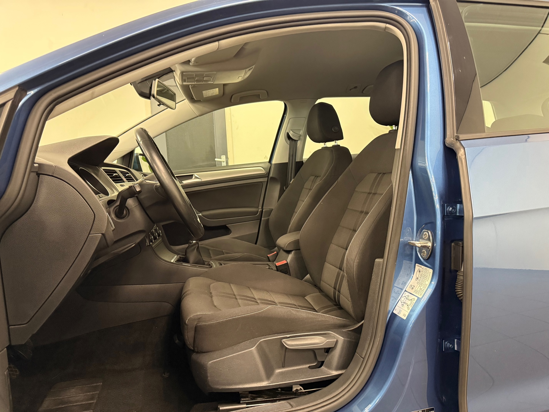 https://www.autokooy.nl//xml/images/45638011-11.JPG