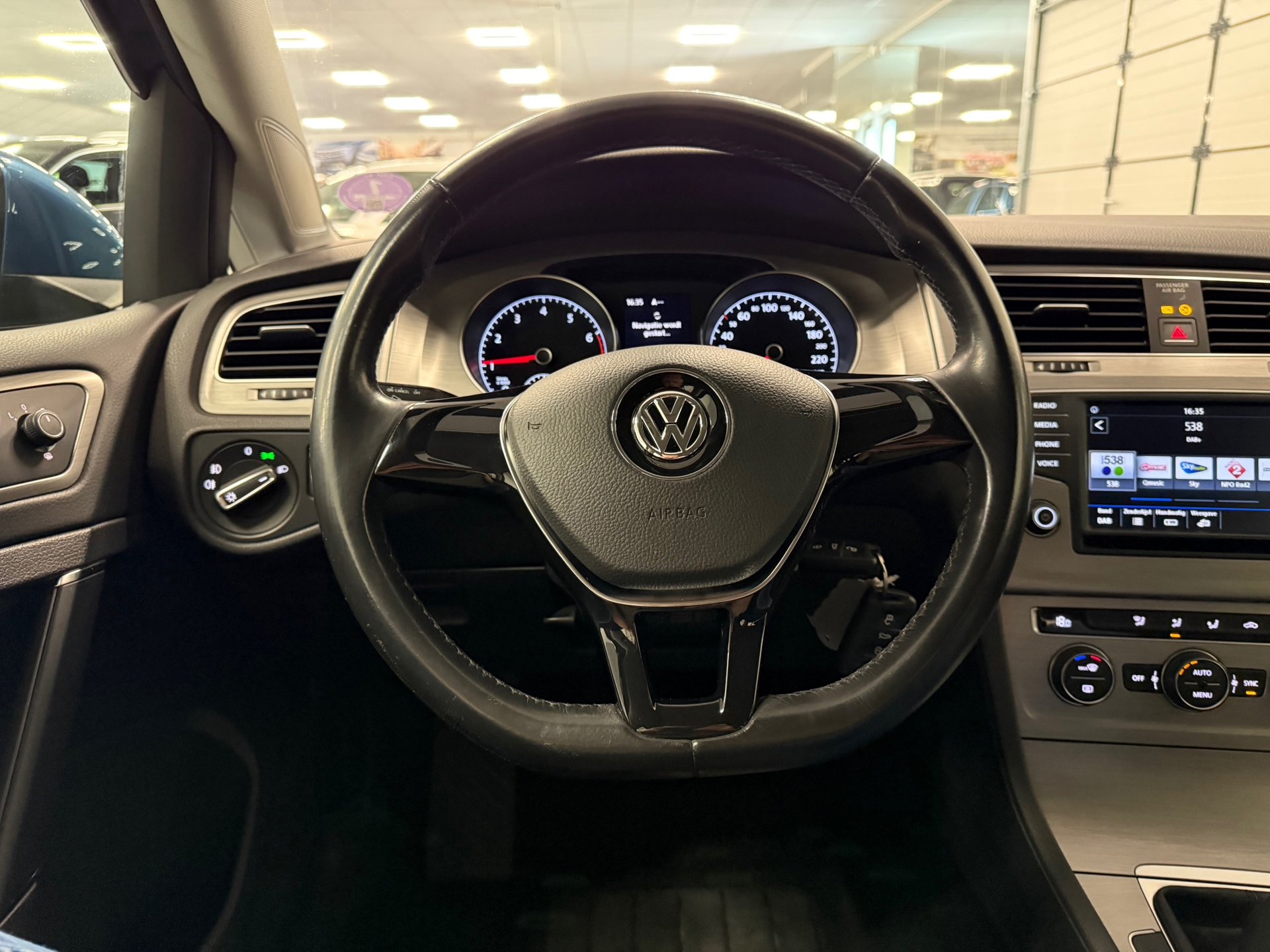 https://www.autokooy.nl//xml/images/45638011-13.JPG