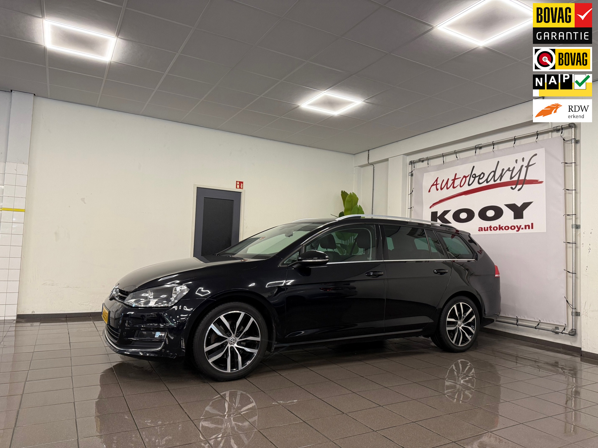 Volkswagen Golf Variant 1.2 TSI Business Edition Connected * Trekhaak / Camera / Navigatie / NL Auto *