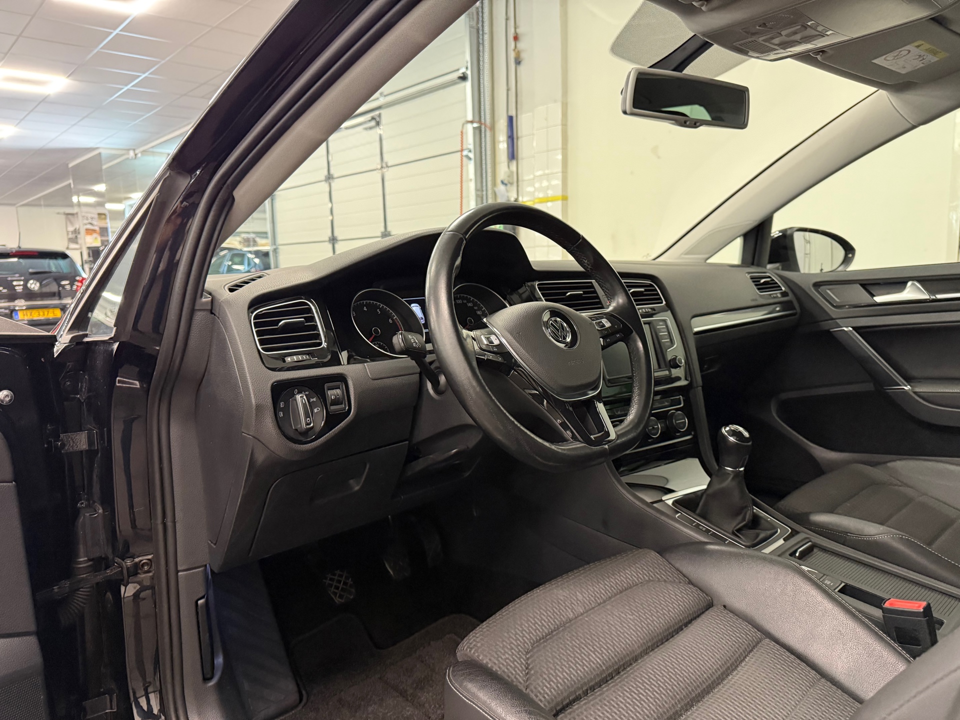 https://www.autokooy.nl//xml/images/45638096-12.JPG