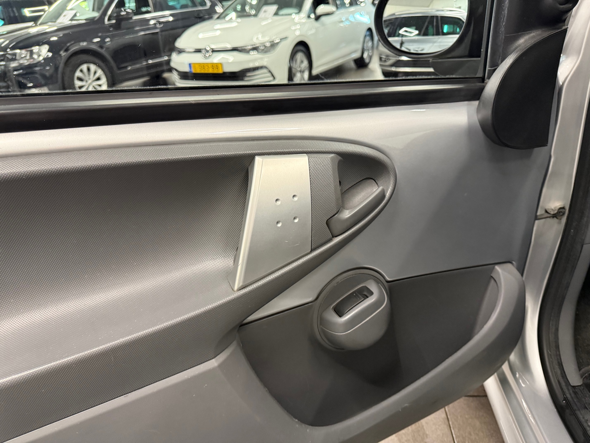 https://www.autokooy.nl//xml/images/45665544-10.JPG