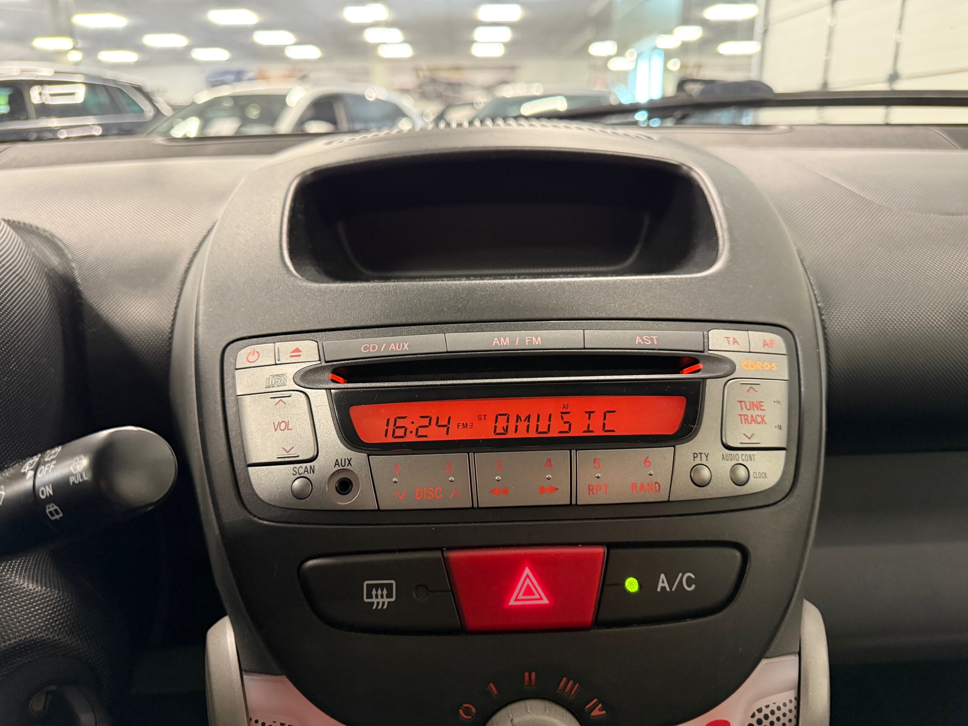 https://www.autokooy.nl//xml/images/45665544-18.JPG