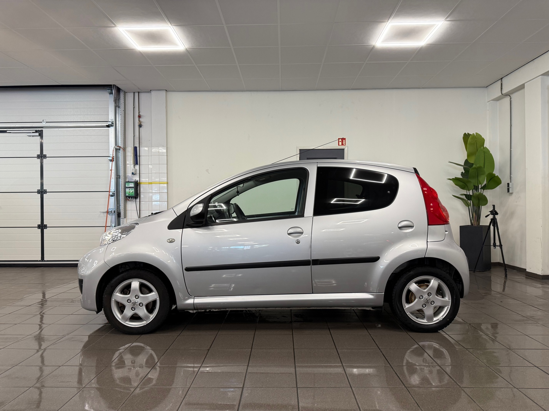 https://www.autokooy.nl//xml/images/45665544-2.JPG