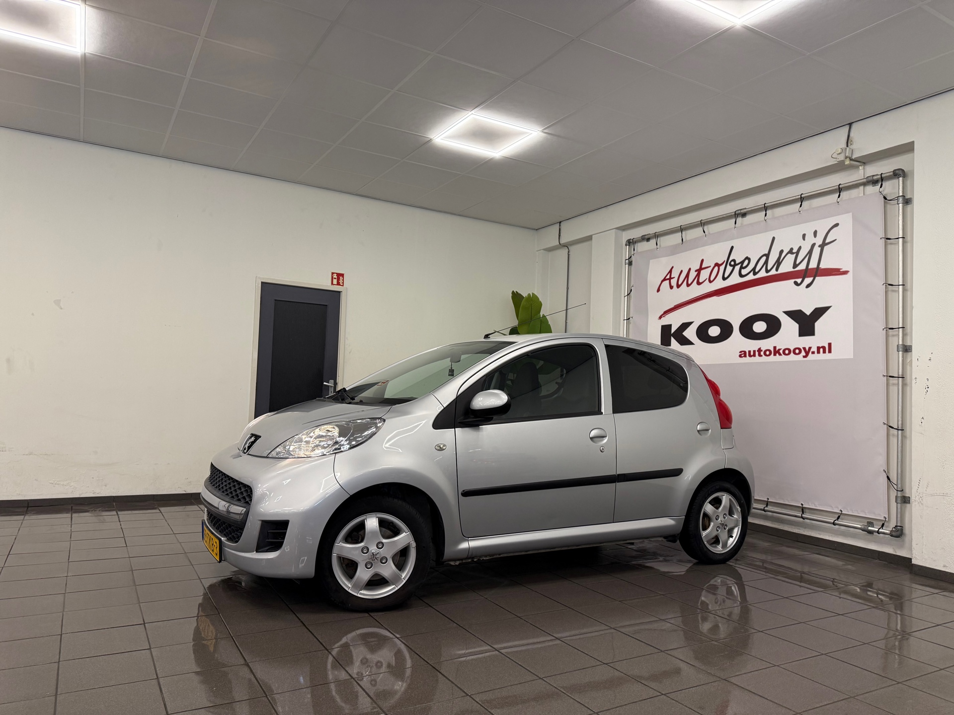 https://www.autokooy.nl//xml/images/45665544-9.JPG