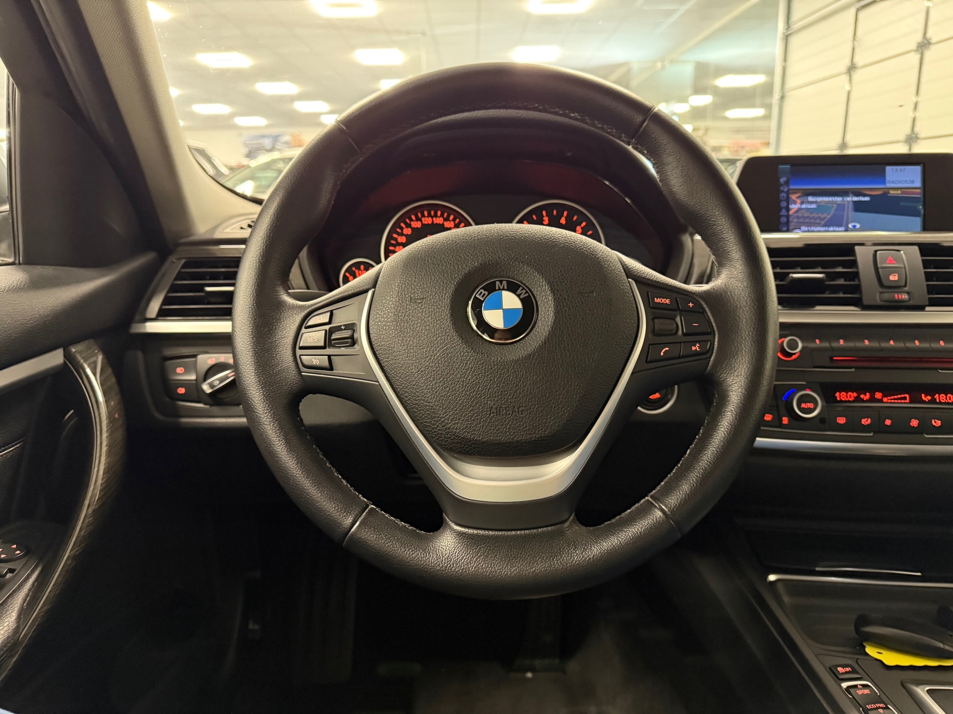 https://www.autokooy.nl//xml/images/45665679-13.JPG
