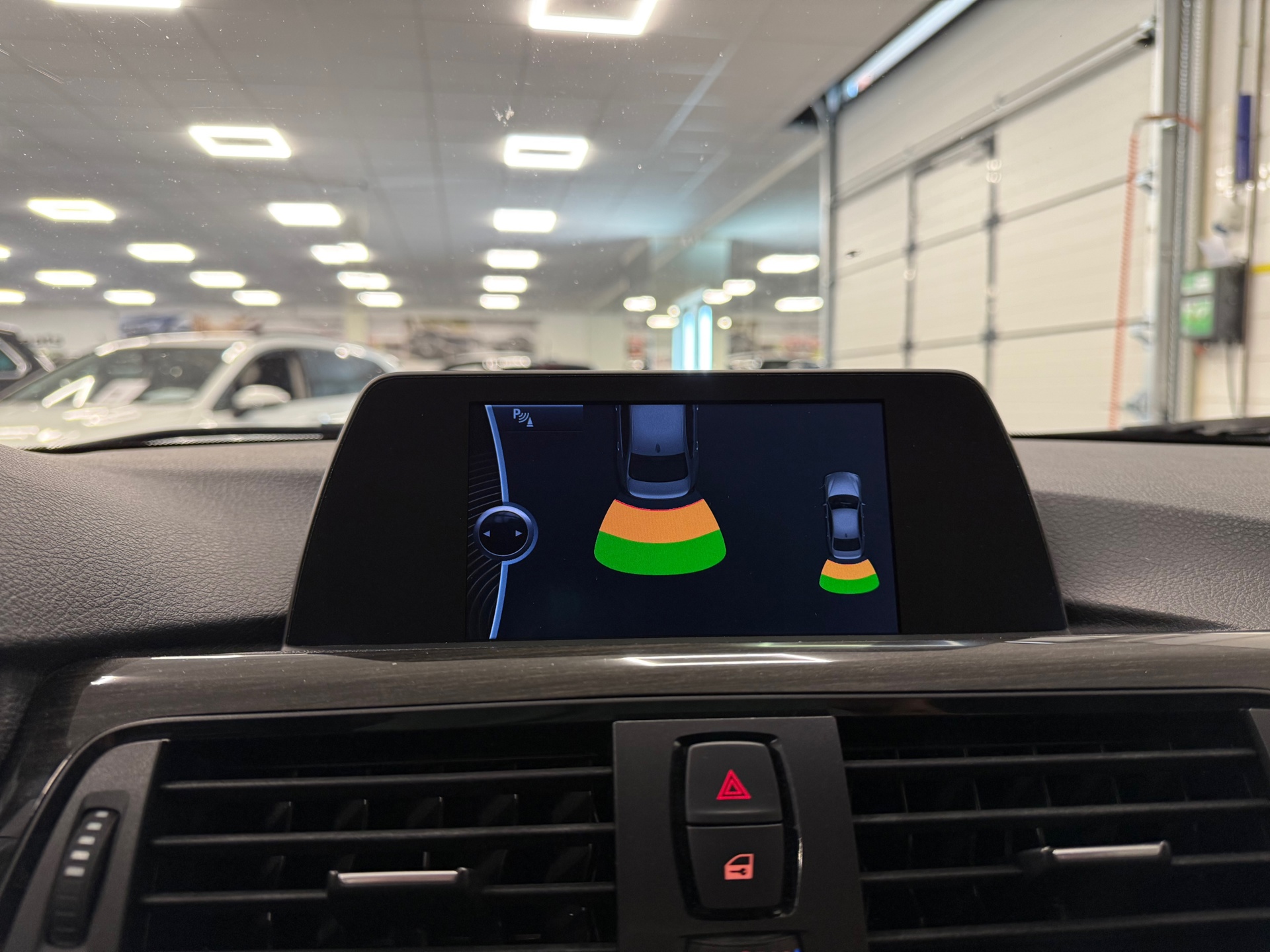 https://www.autokooy.nl//xml/images/45665679-18.JPG