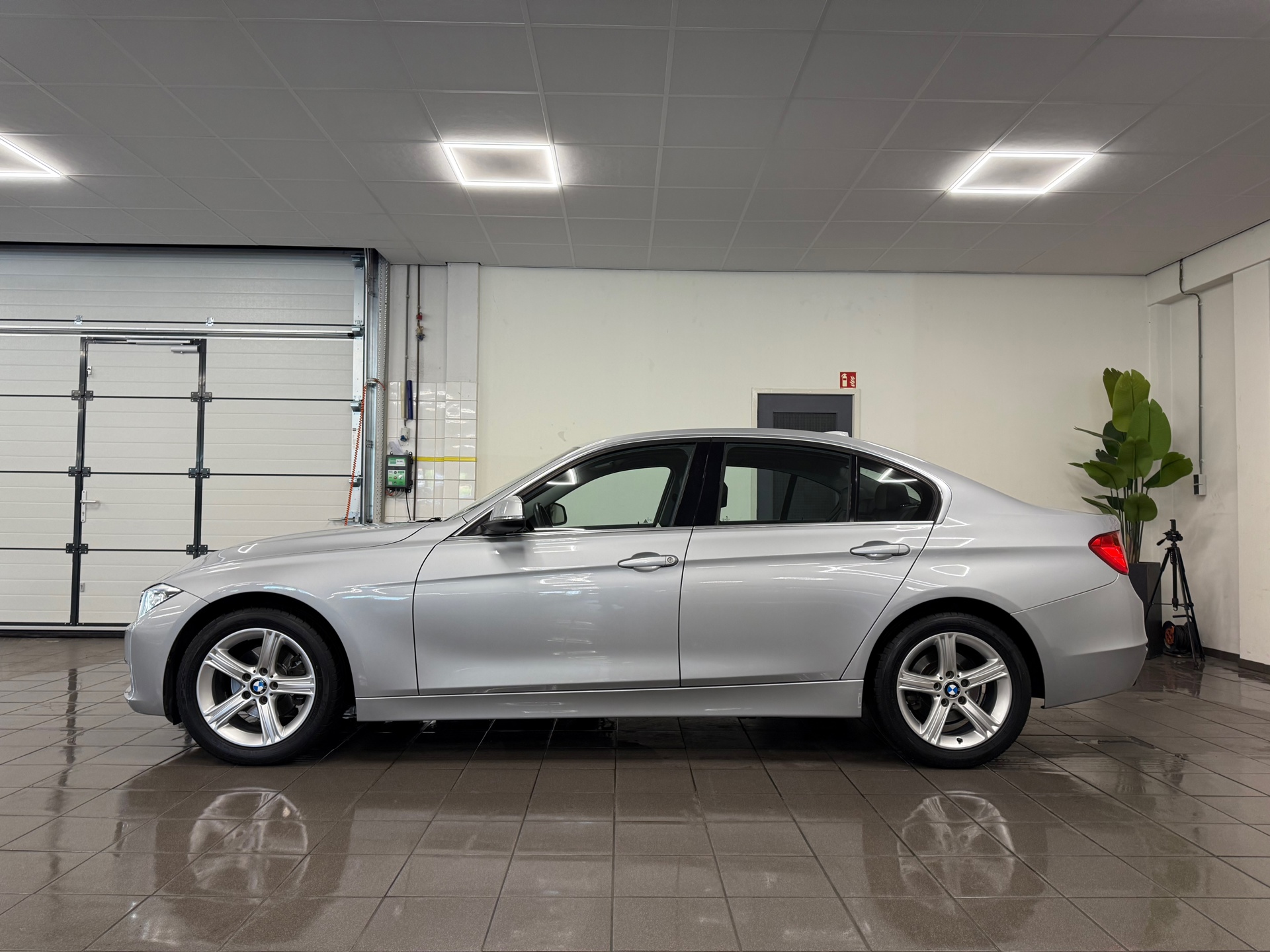 https://www.autokooy.nl//xml/images/45665679-2.JPG