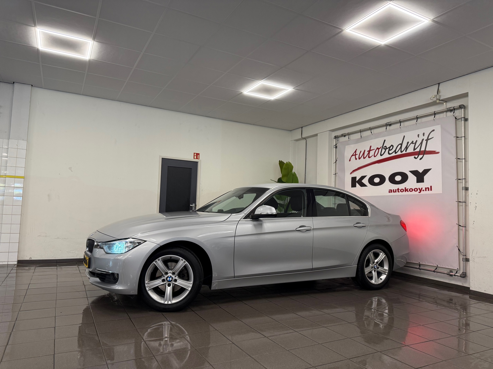 https://www.autokooy.nl//xml/images/45665679-9.JPG