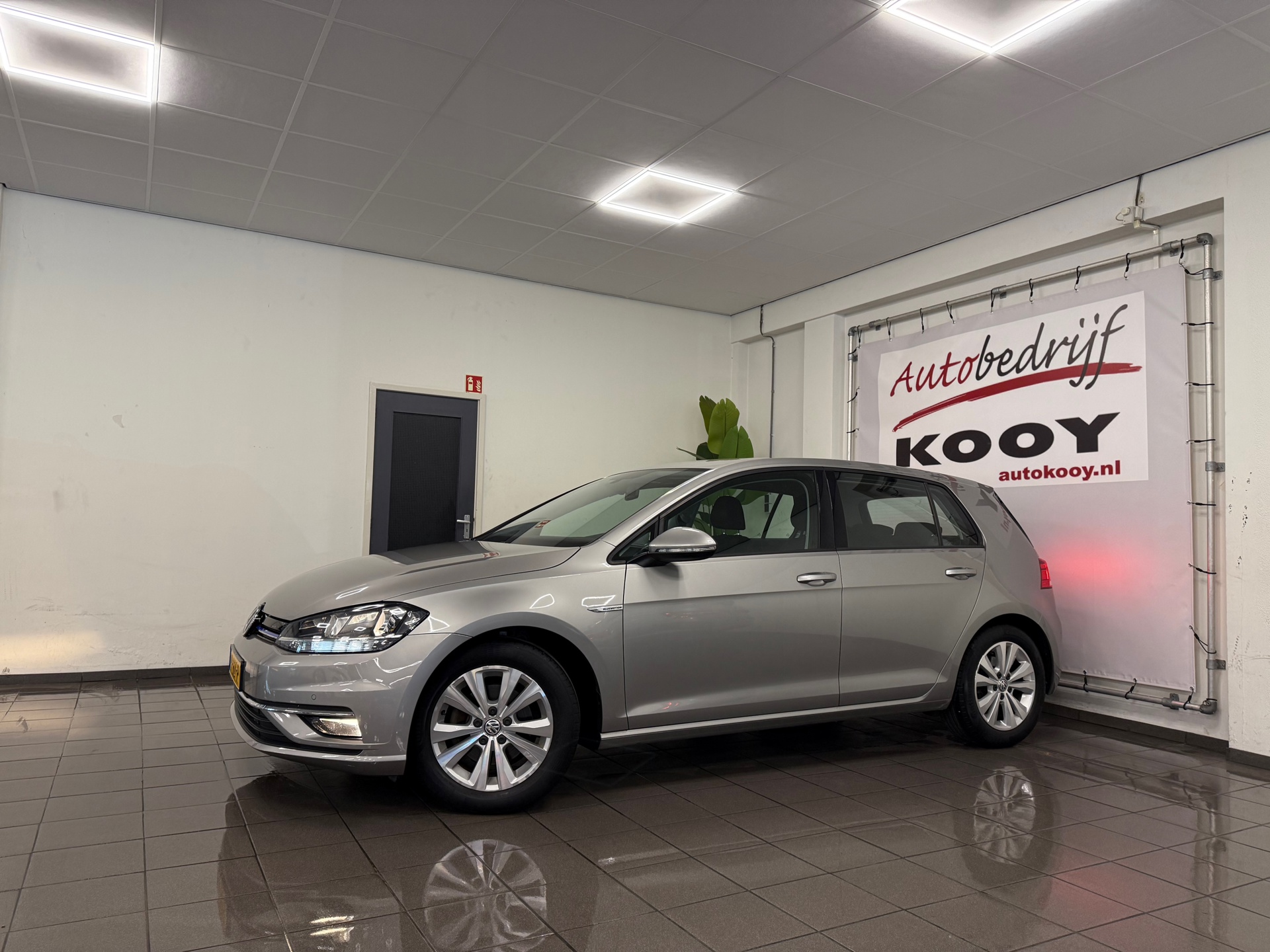 https://www.autokooy.nl//xml/images/45665724-10.JPG