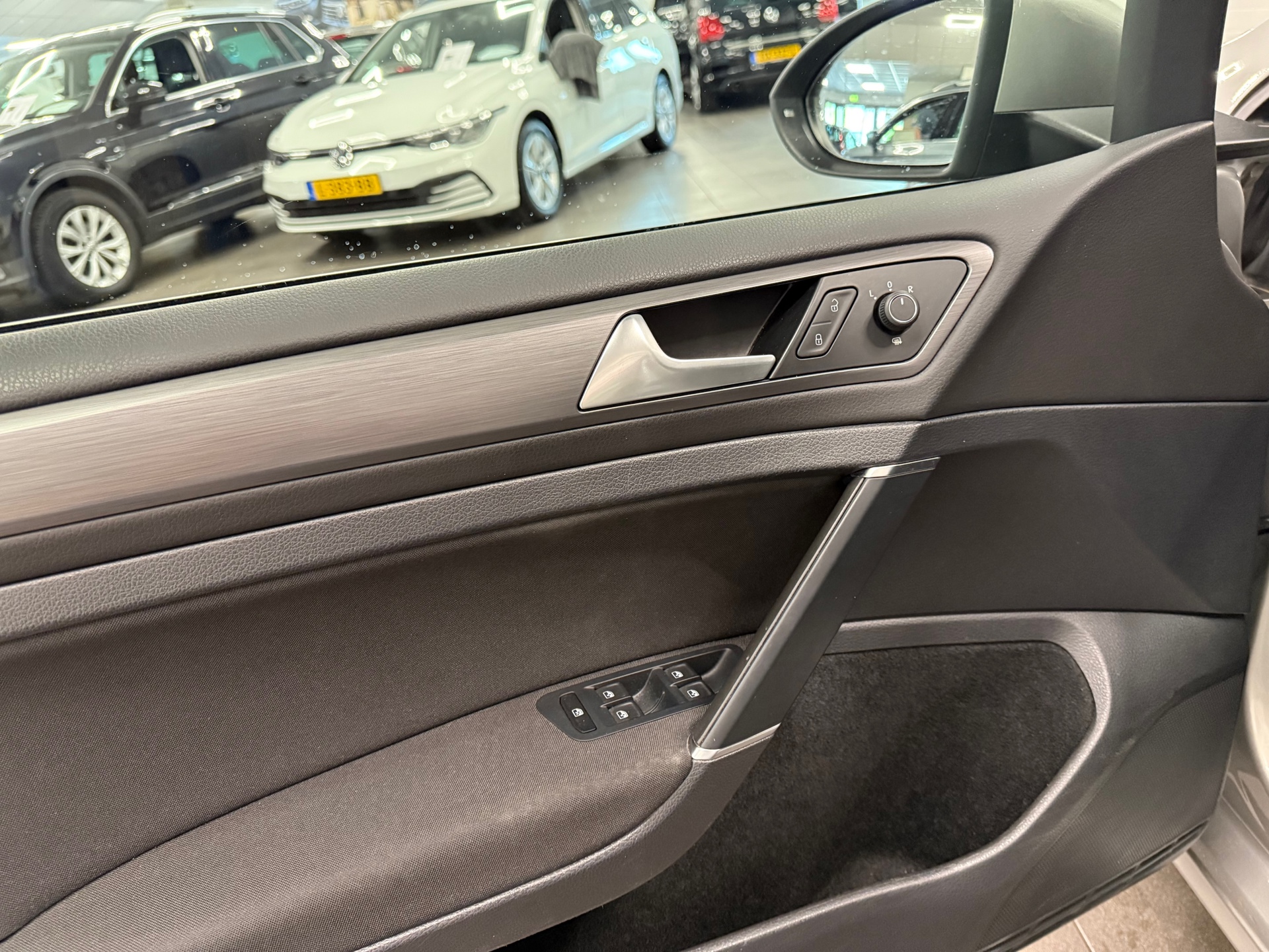 https://www.autokooy.nl//xml/images/45665724-11.JPG