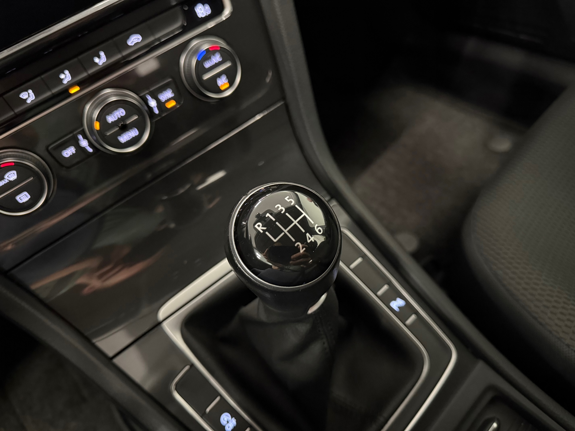 https://www.autokooy.nl//xml/images/45665724-21.JPG