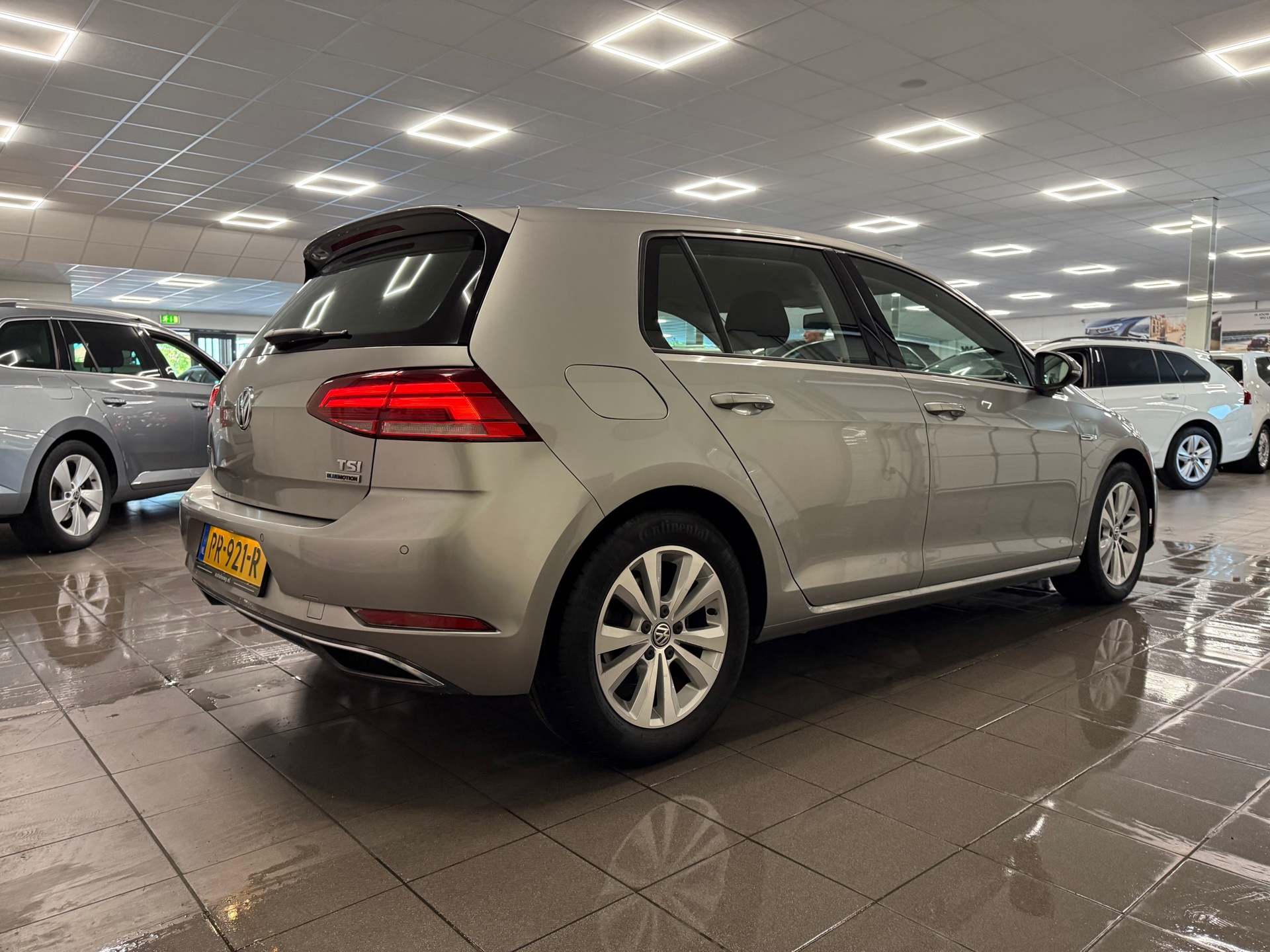 https://www.autokooy.nl//xml/images/45665724-6.JPG