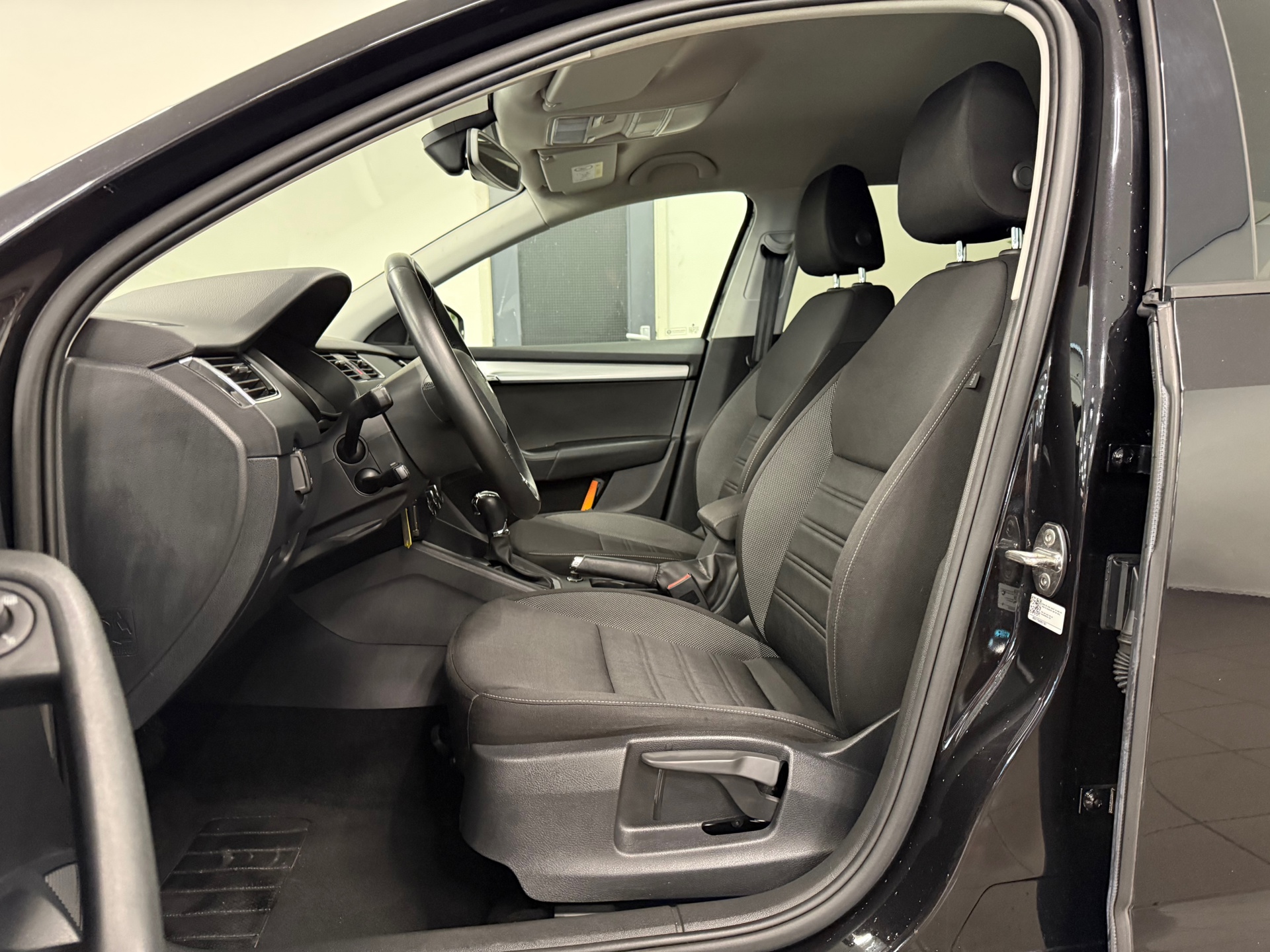 https://www.autokooy.nl//xml/images/45665763-11.JPG