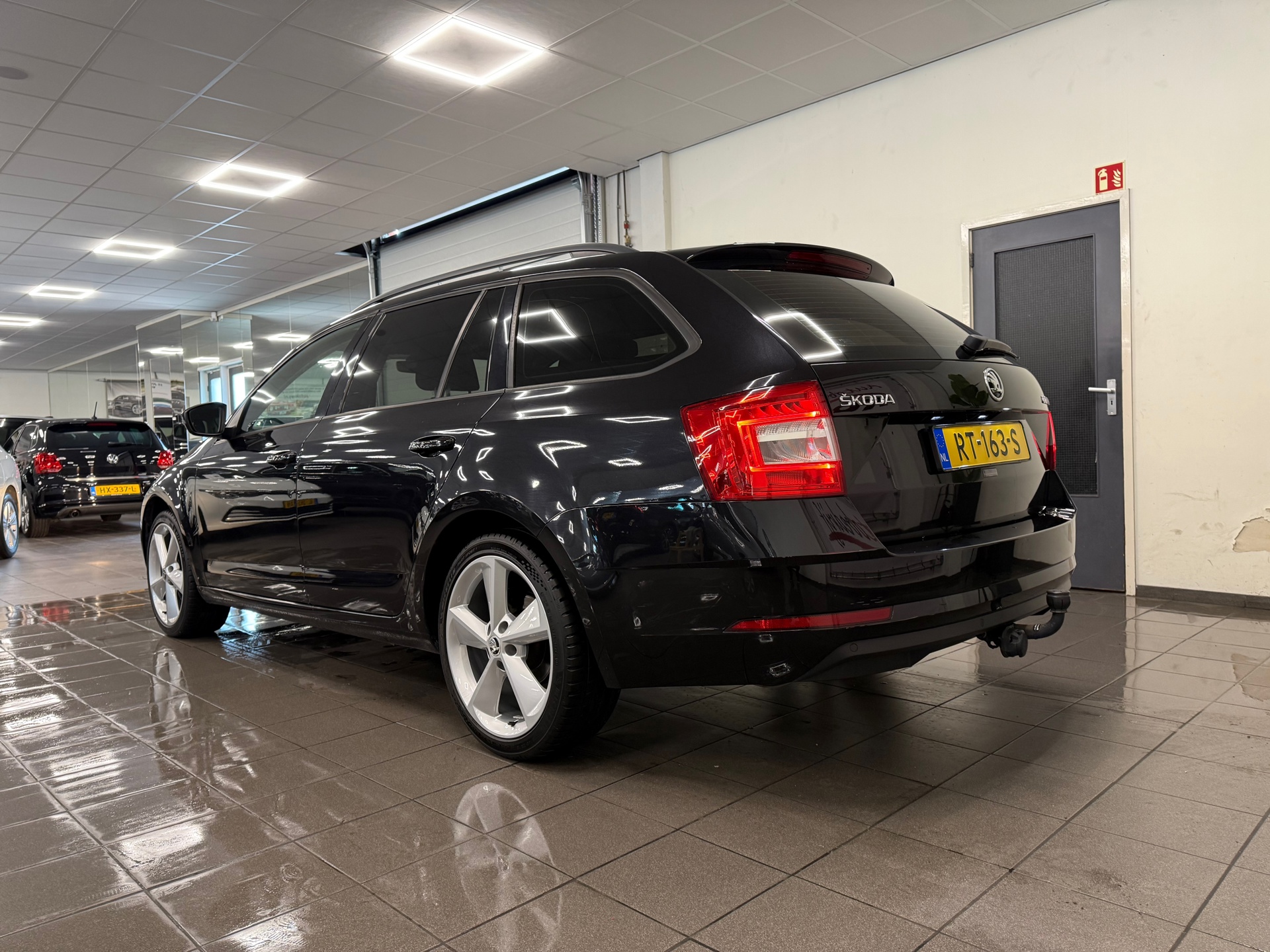 https://www.autokooy.nl//xml/images/45665763-3.JPG