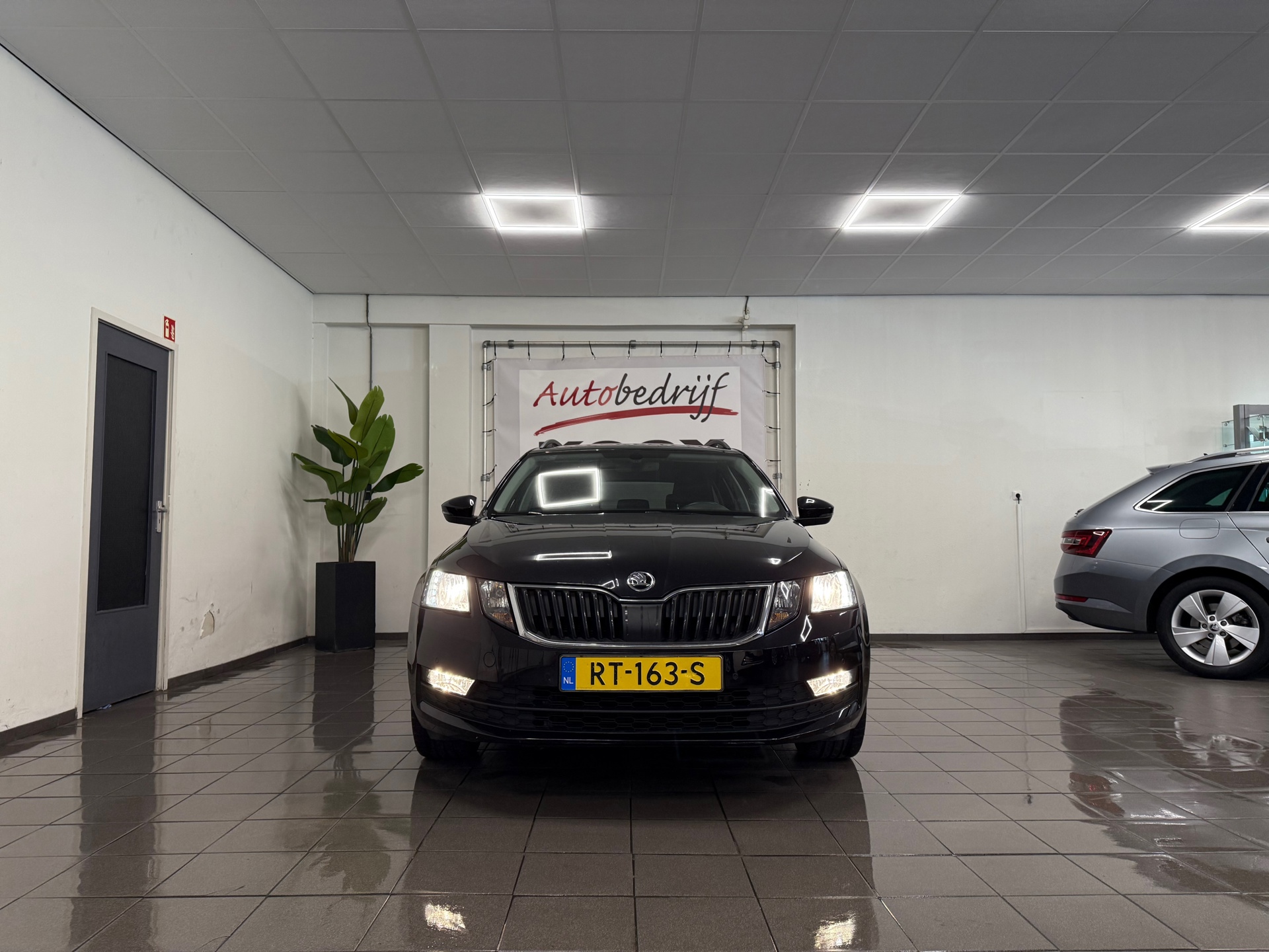 https://www.autokooy.nl//xml/images/45665763-8.JPG