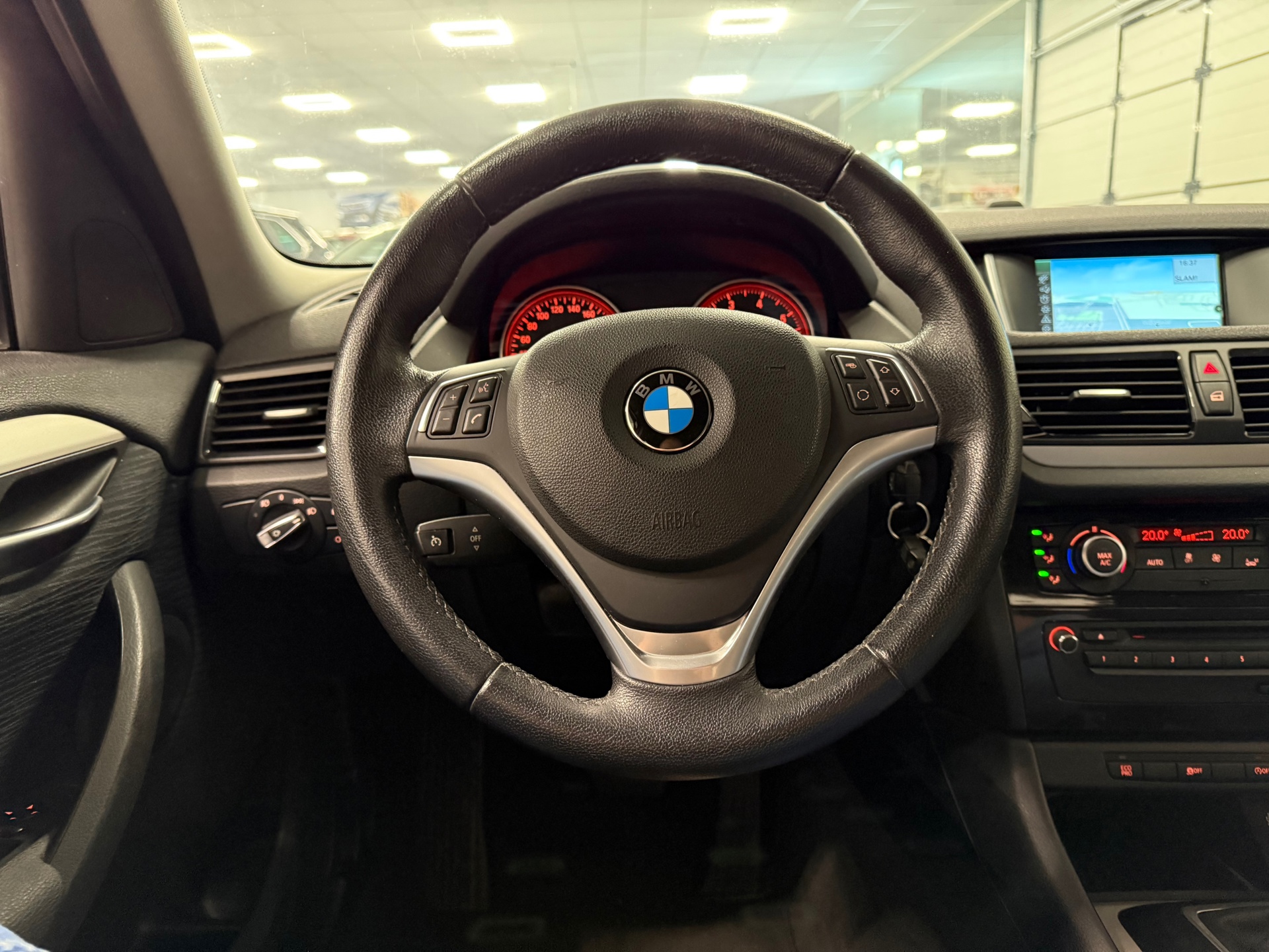 https://www.autokooy.nl//xml/images/45740618-13.JPG