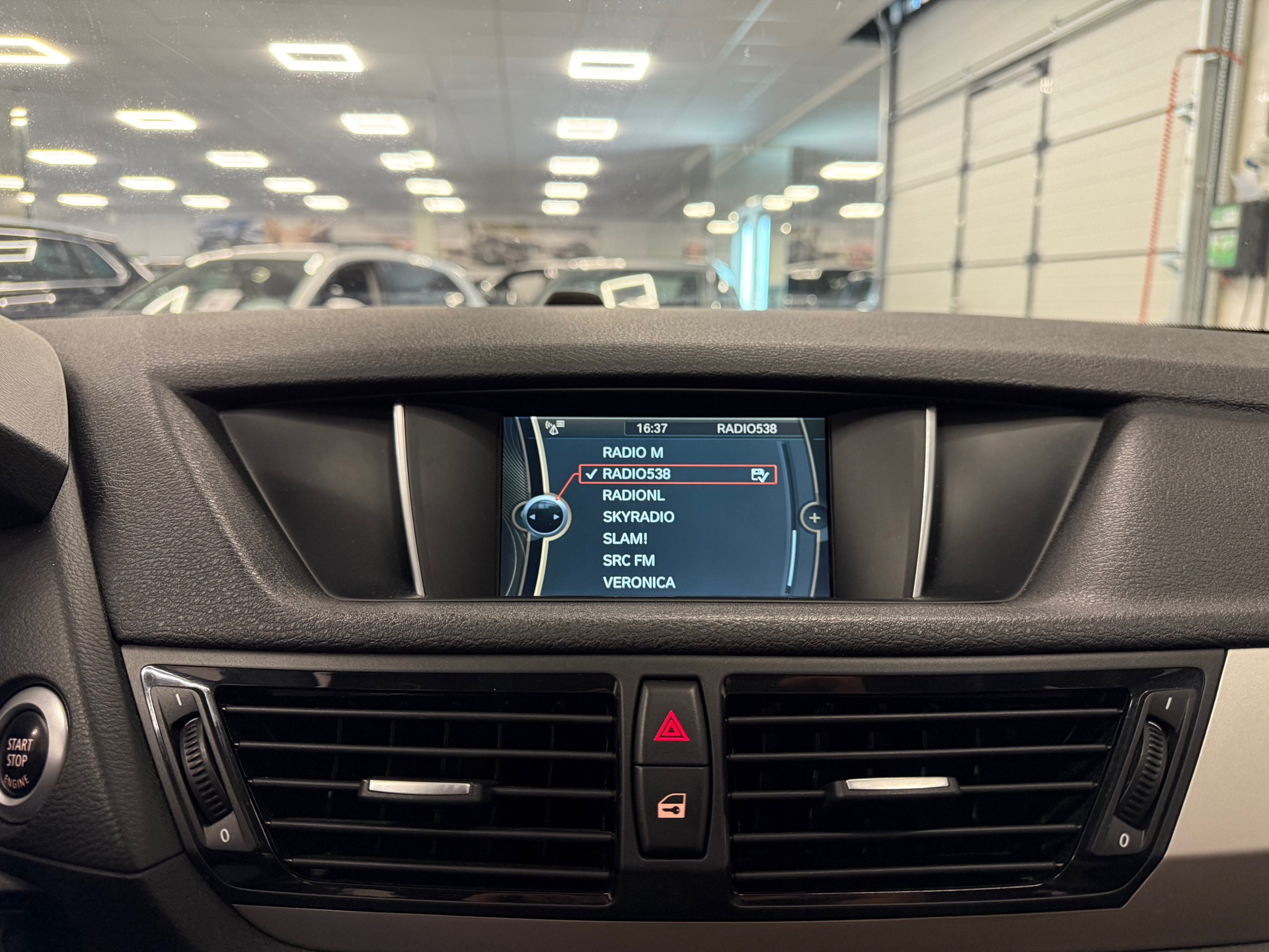 https://www.autokooy.nl//xml/images/45740618-16.JPG