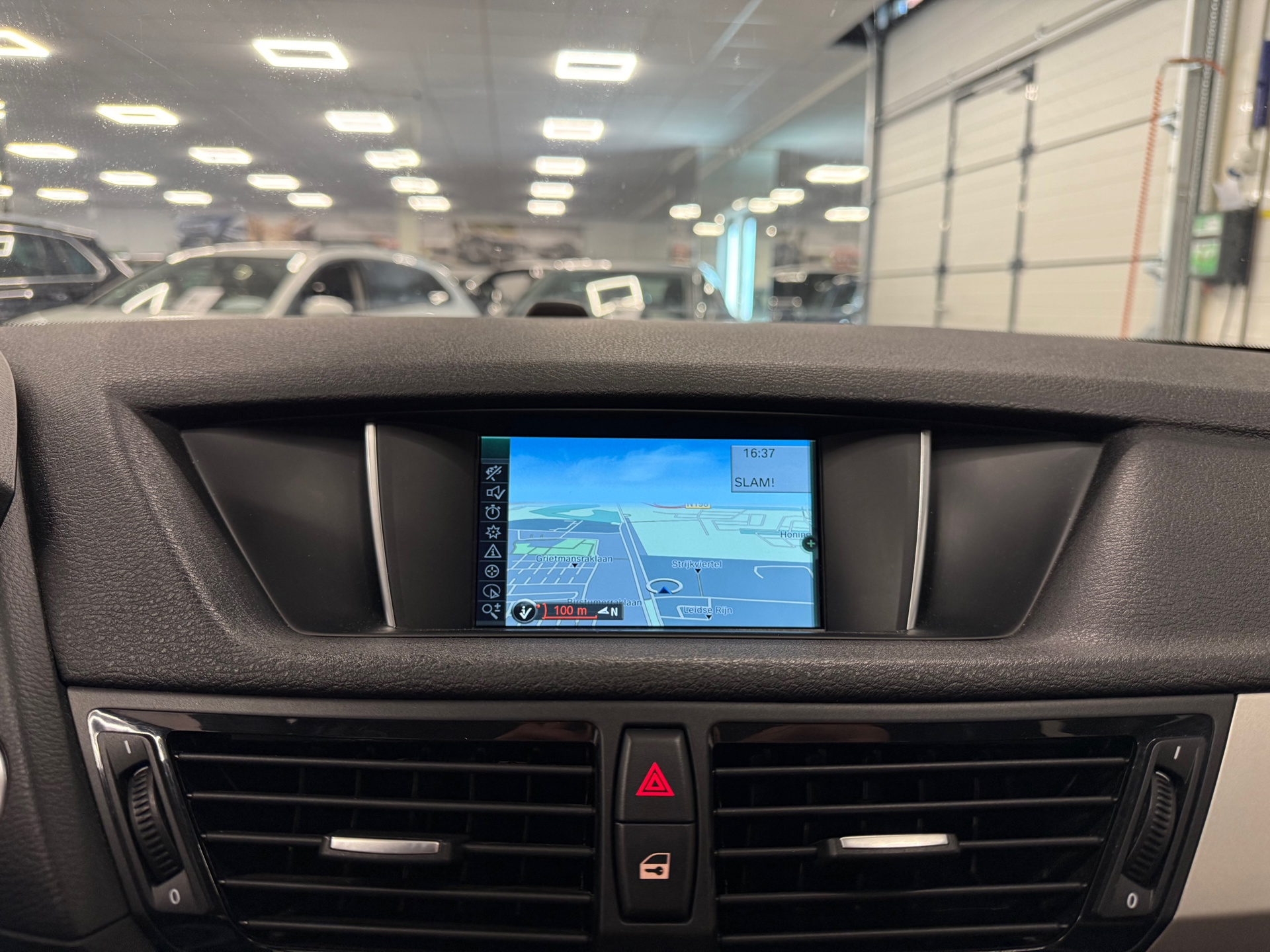 https://www.autokooy.nl//xml/images/45740618-17.JPG