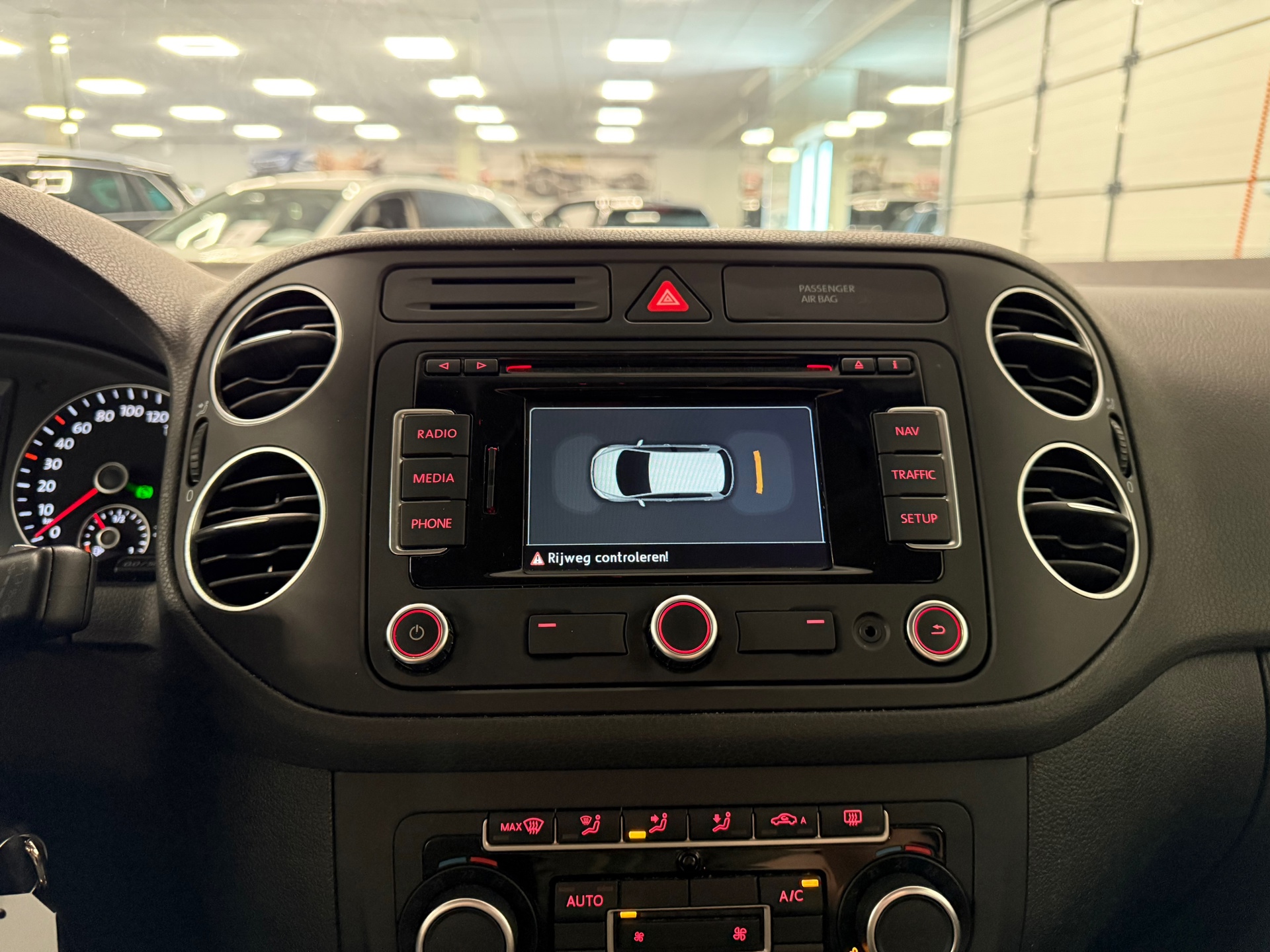 https://www.autokooy.nl//xml/images/45764467-19.JPG